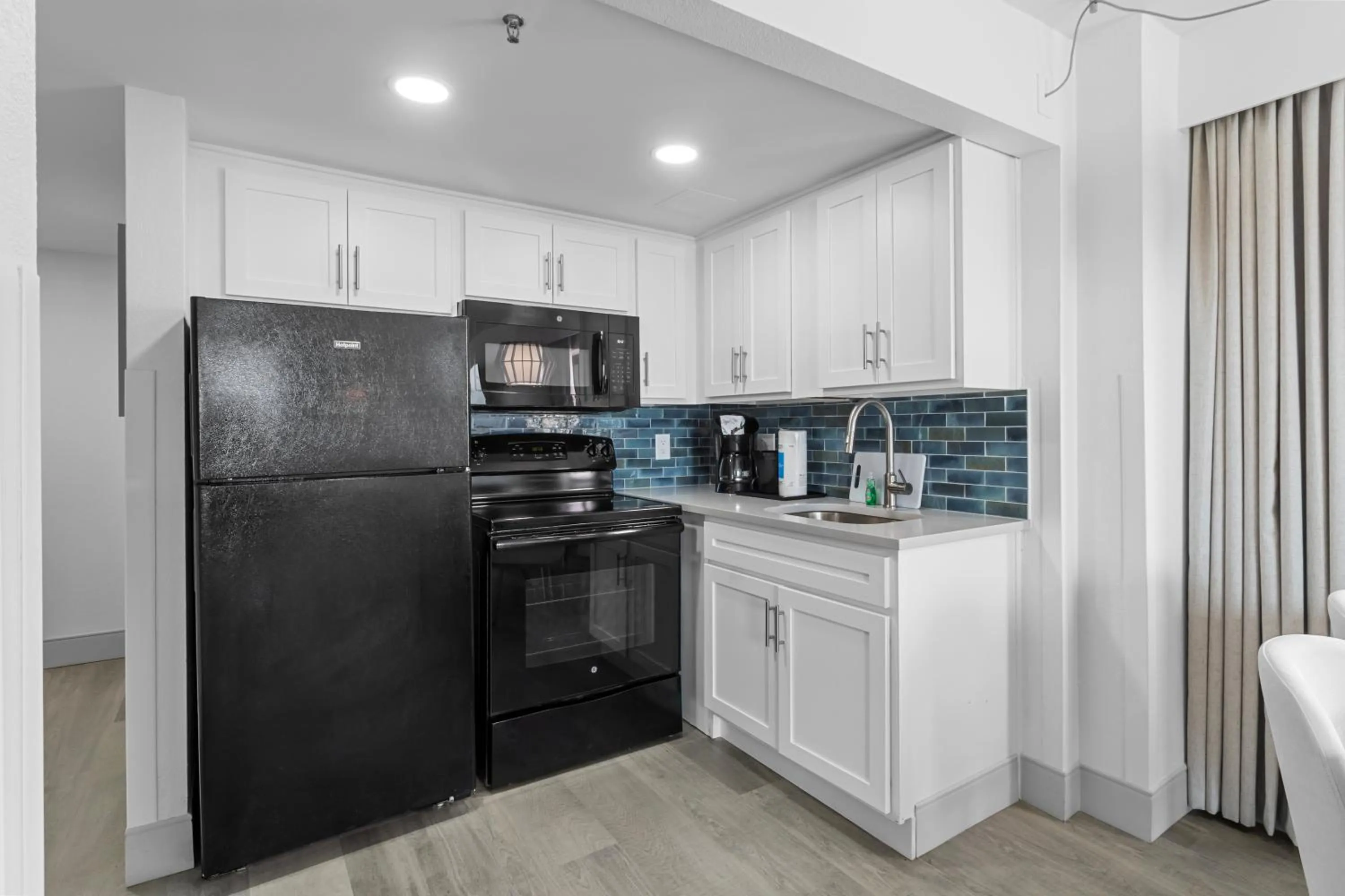Kitchen or kitchenette in Compass Cove