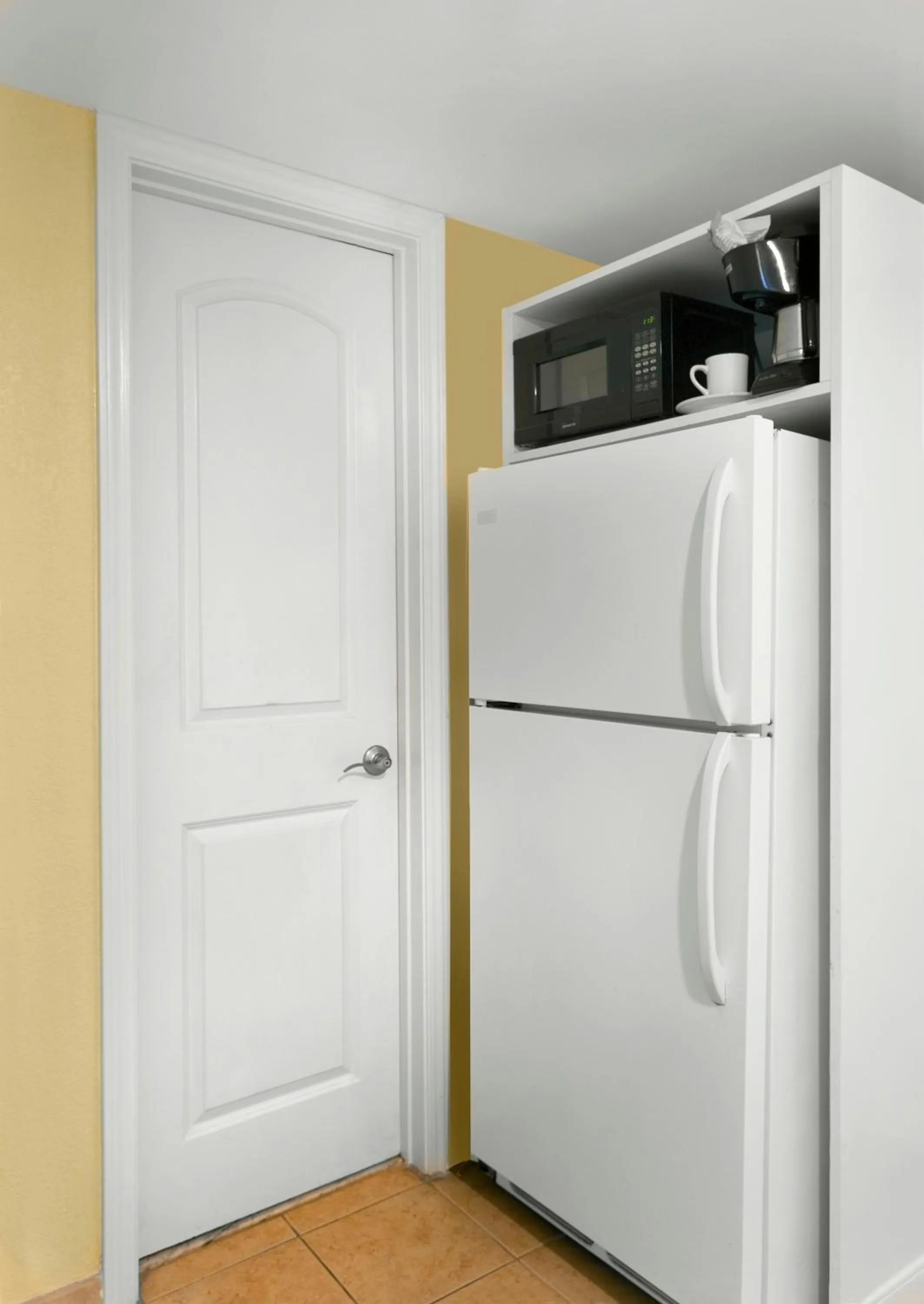 Coffee/tea facilities in Compass Cove