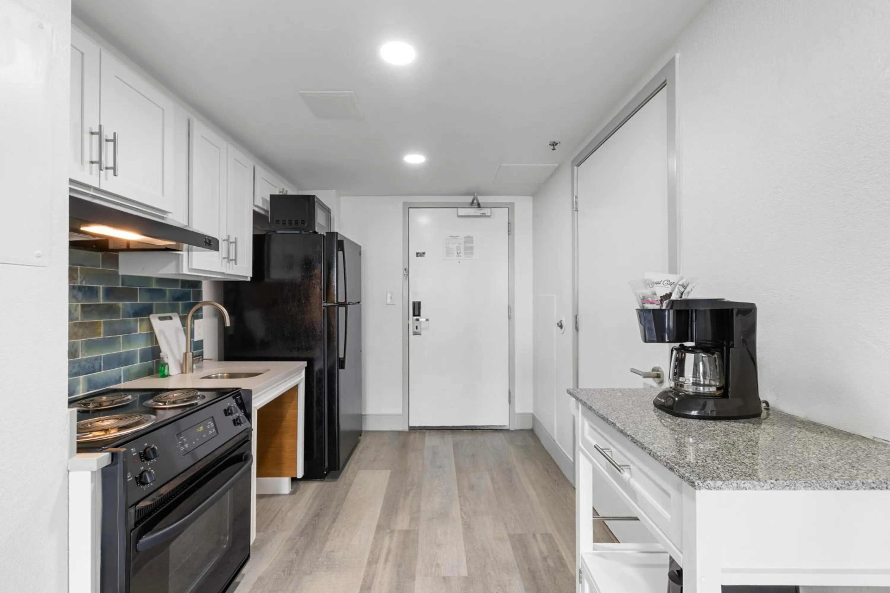 Kitchen or kitchenette in Compass Cove
