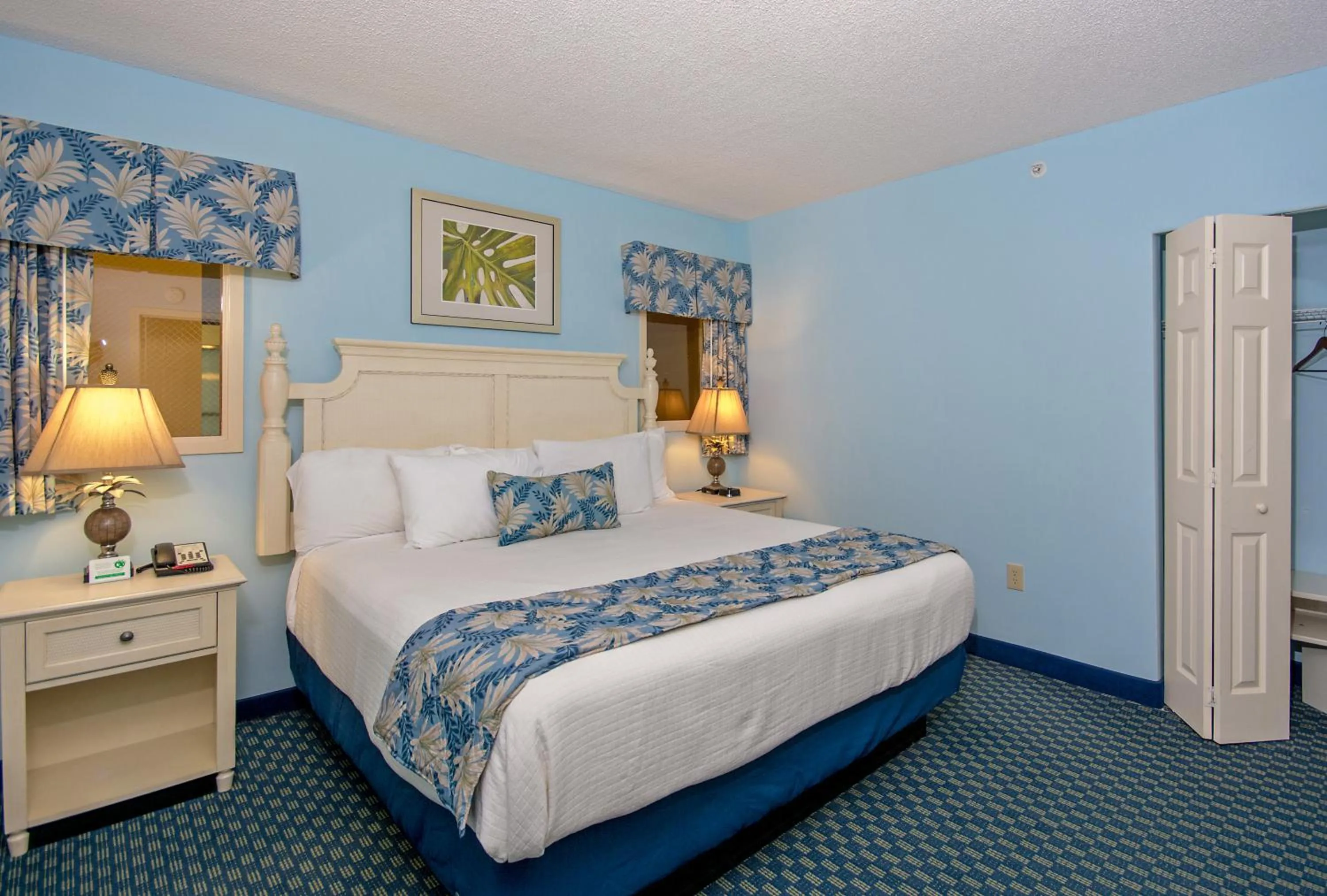 Bedroom, Bed in Caribbean Resort Myrtle Beach