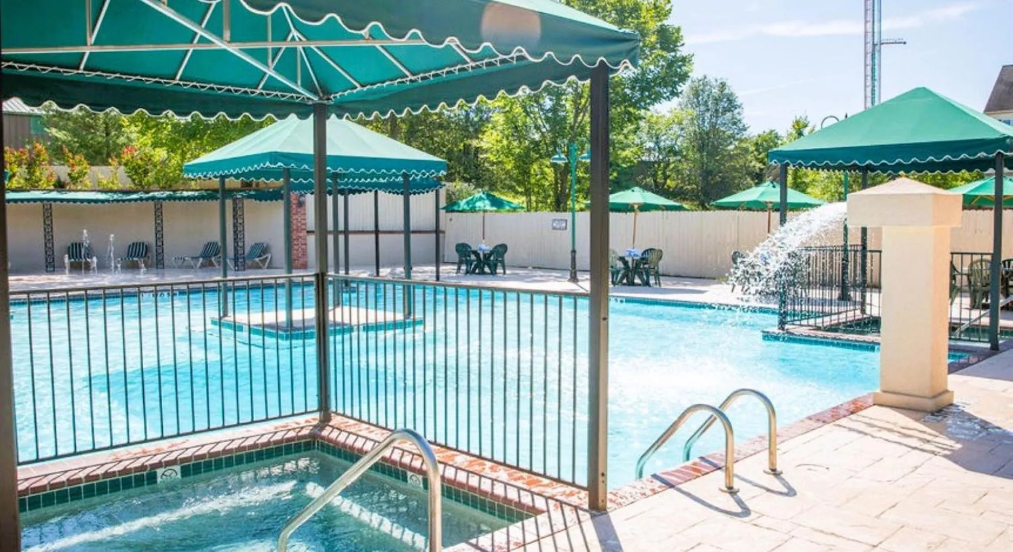 Swimming pool in French Quarter Resort