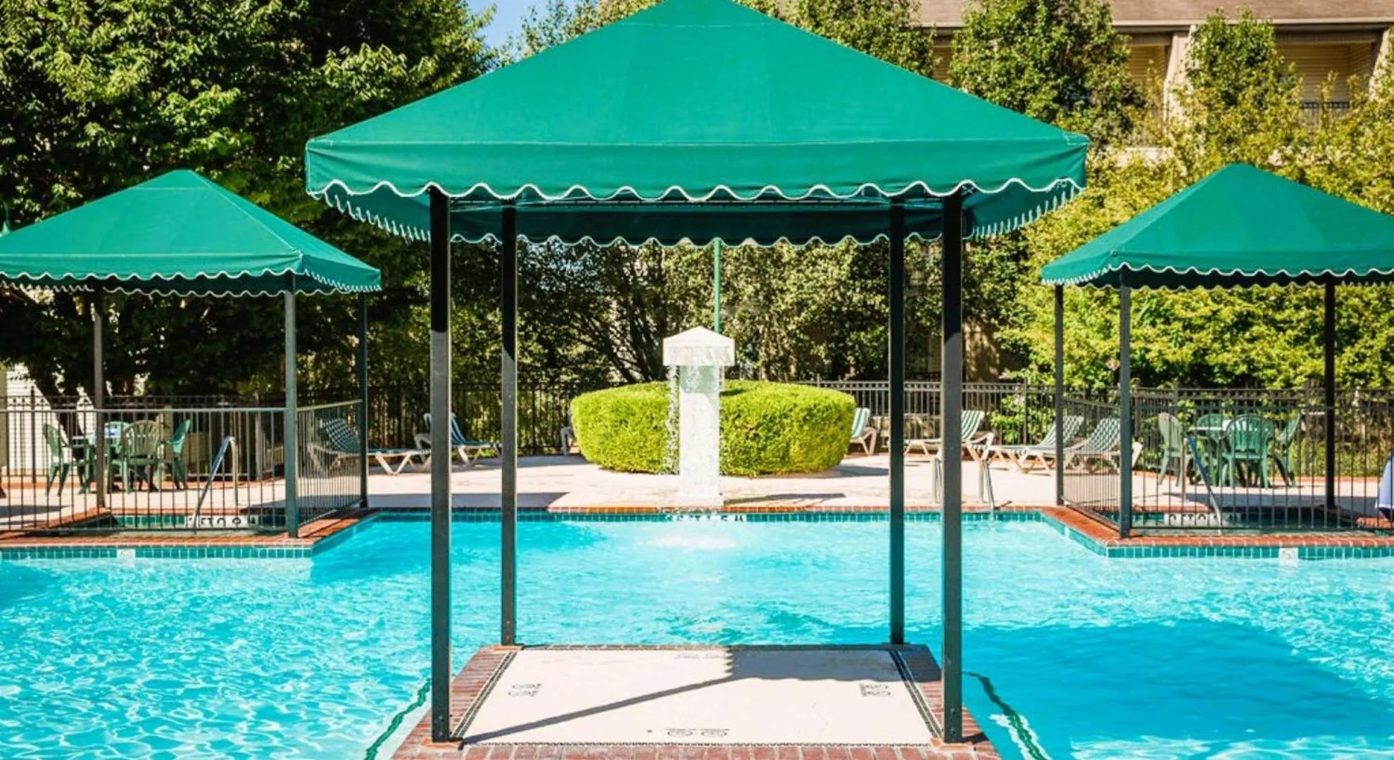 Swimming pool in French Quarter Resort