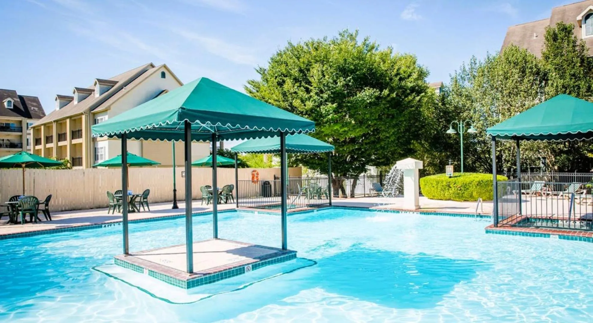 Swimming pool in French Quarter Resort