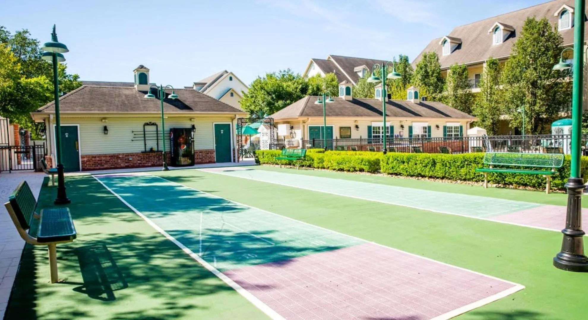 Tennis court in French Quarter Resort