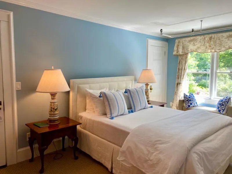 Bed in Copper Beech Inn