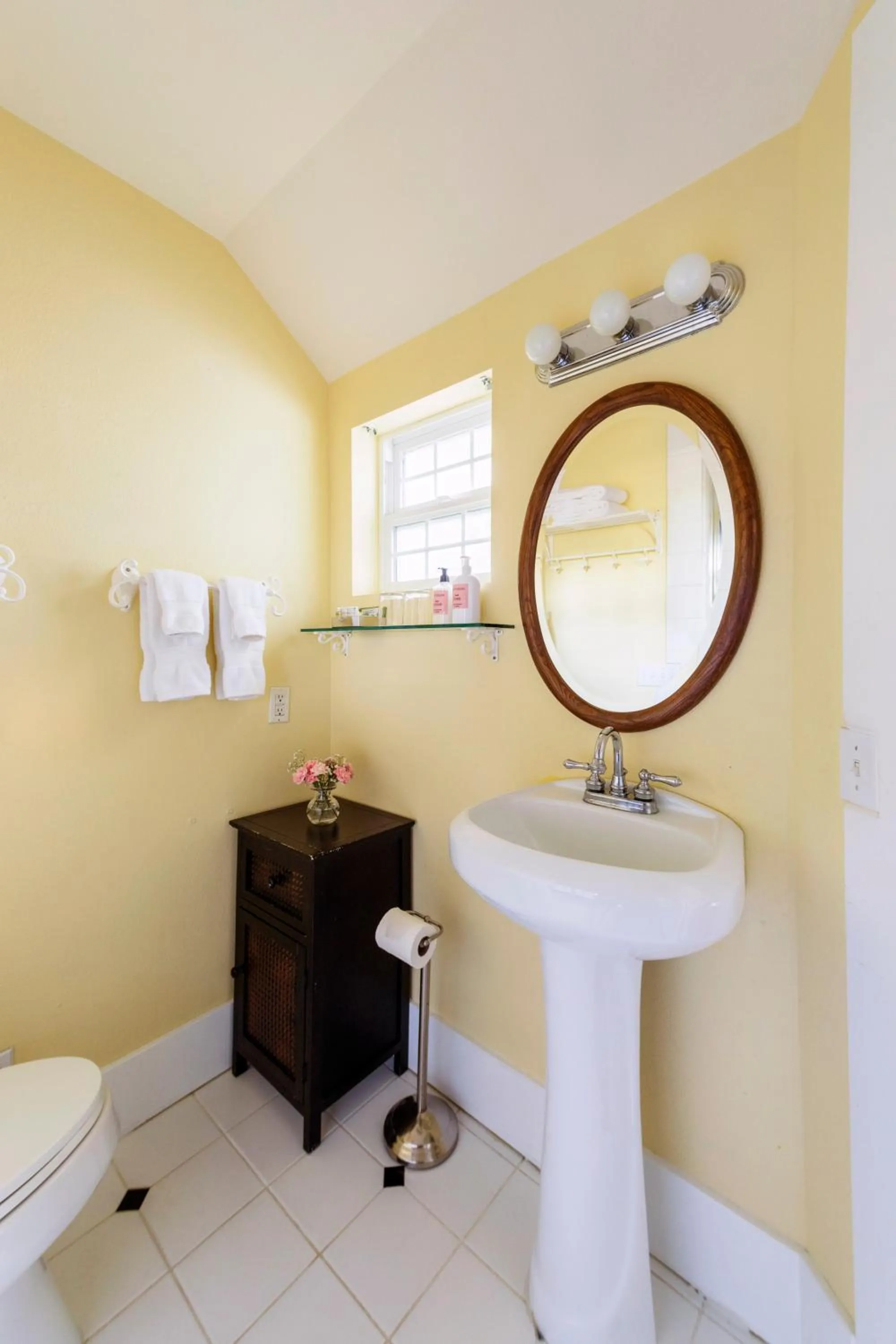 Bathroom in Inn St Helena