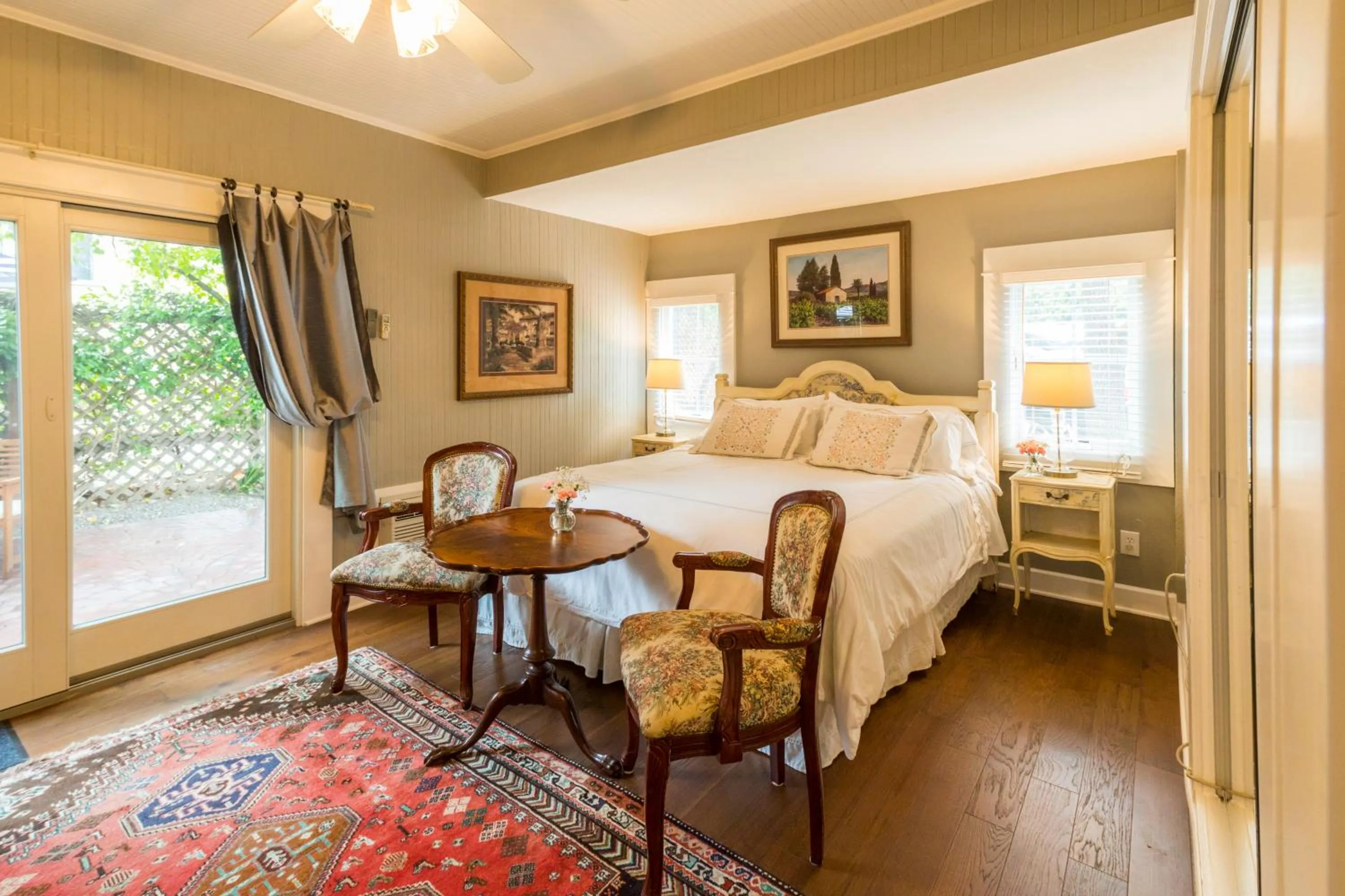 Bedroom, Bed in Inn St Helena