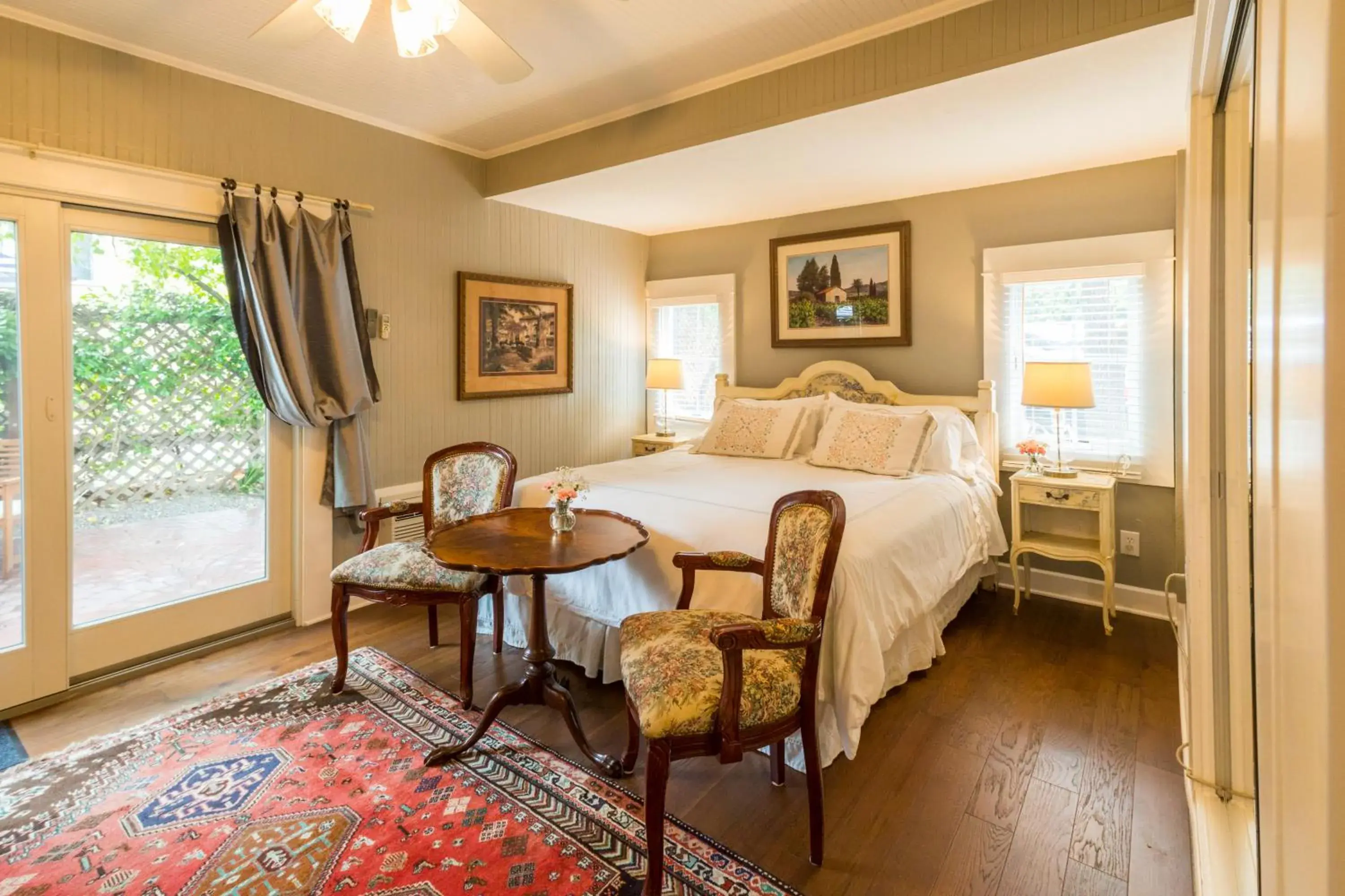 Deluxe King Room in Inn St Helena Deluxe King Room in Inn St Helena