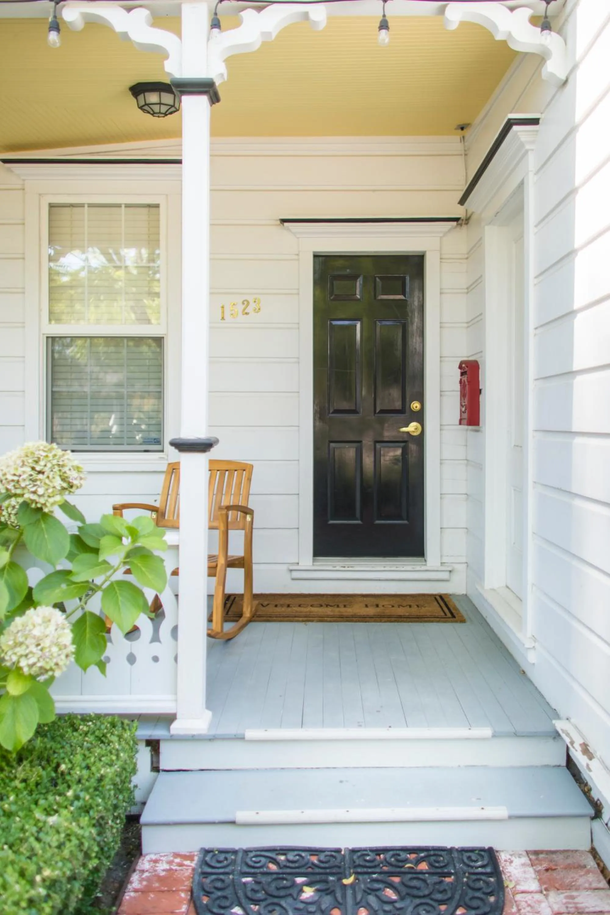 Facade/entrance in Inn St Helena