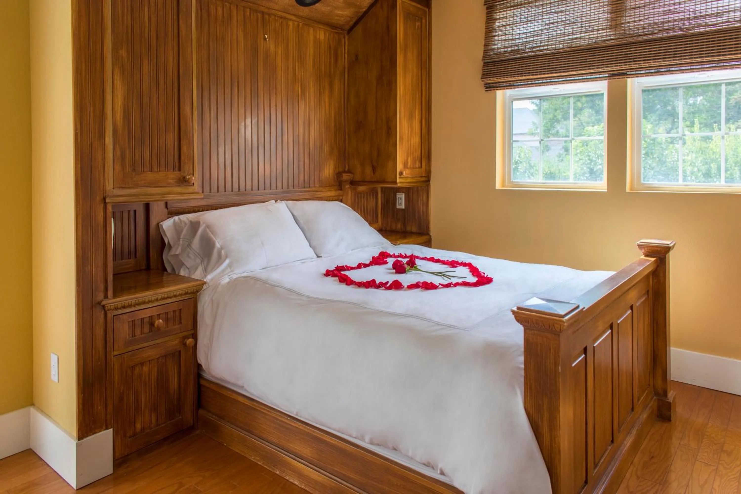 Bedroom, Bed in Inn St Helena