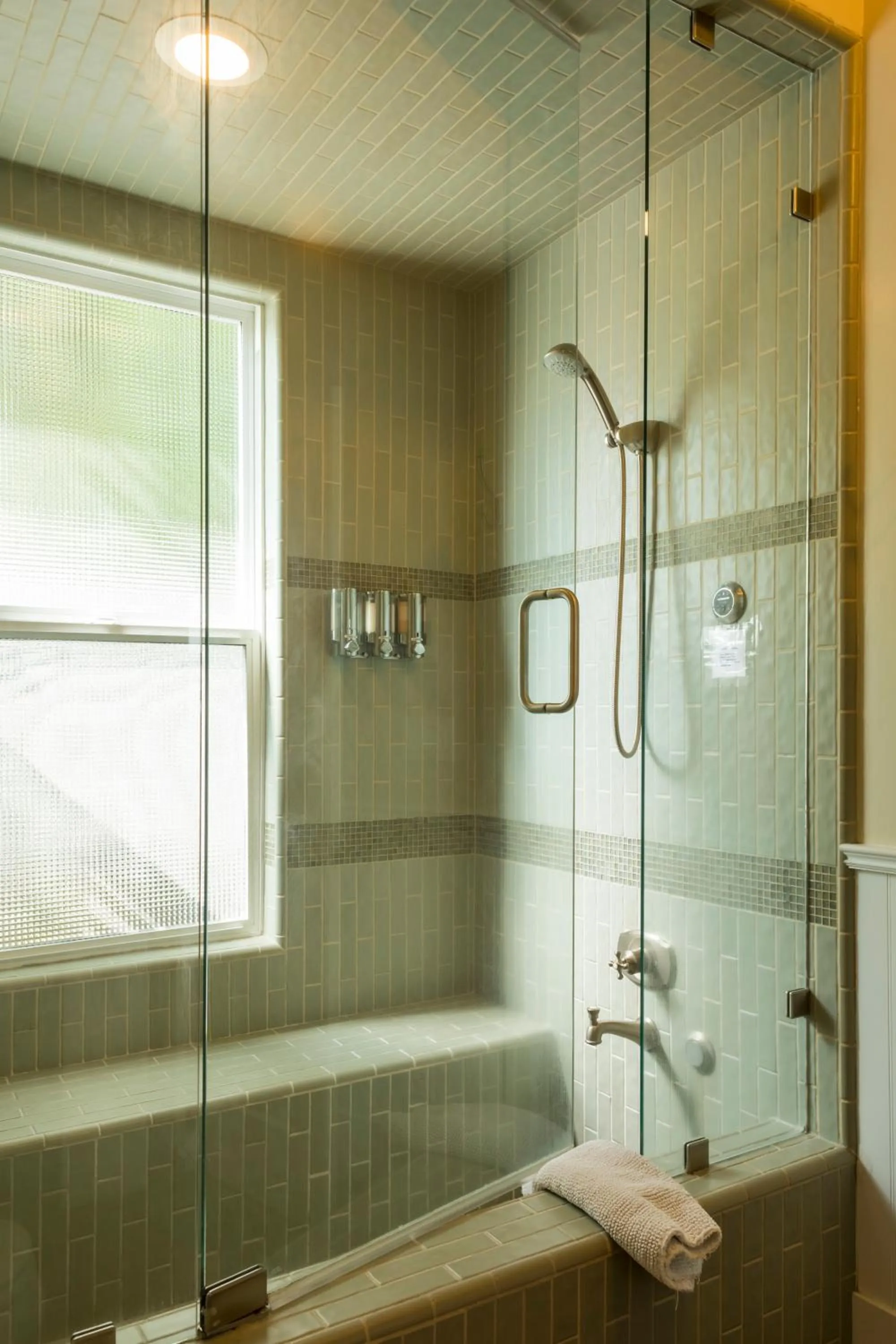 Shower in Inn St Helena