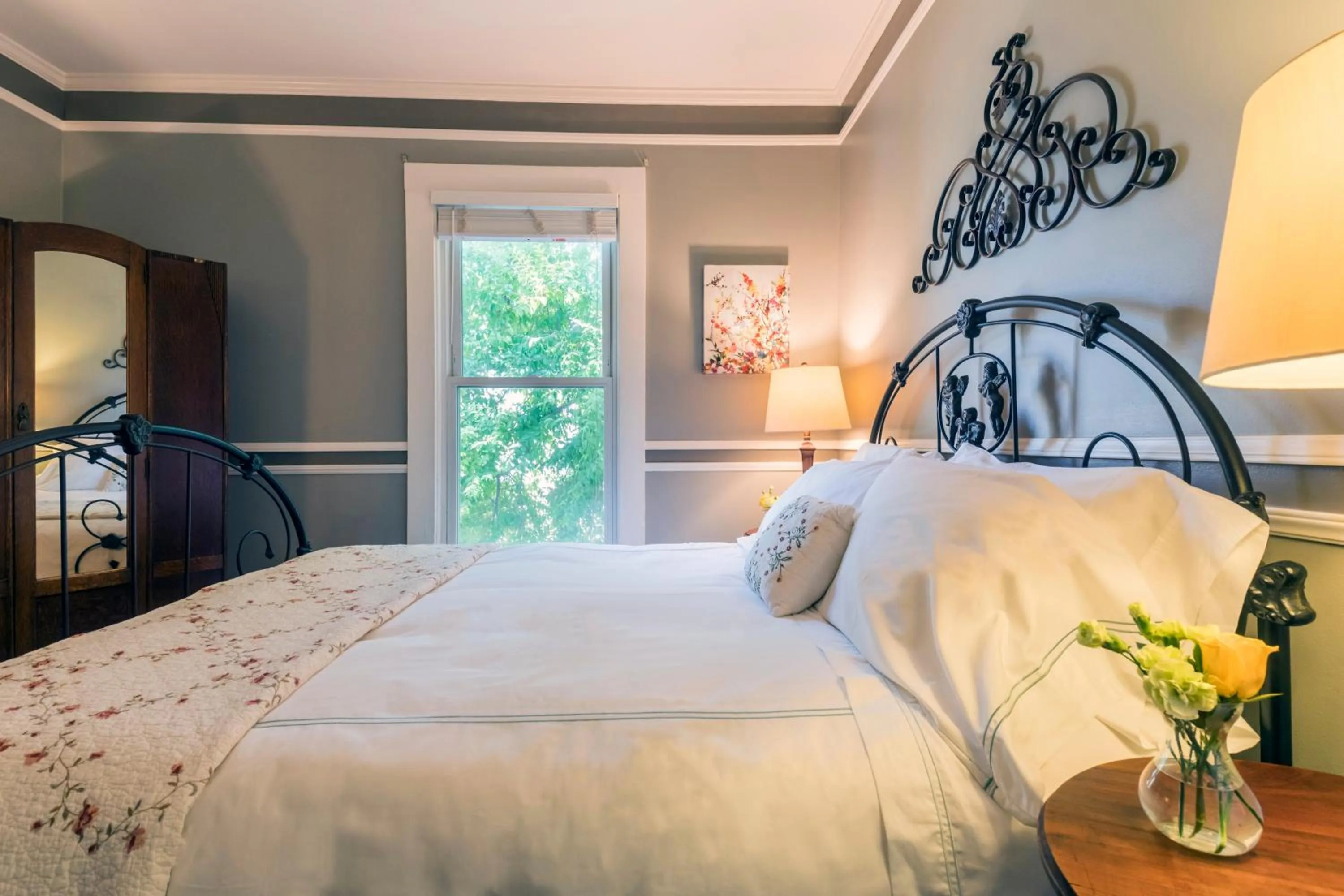 Bed in Inn St Helena