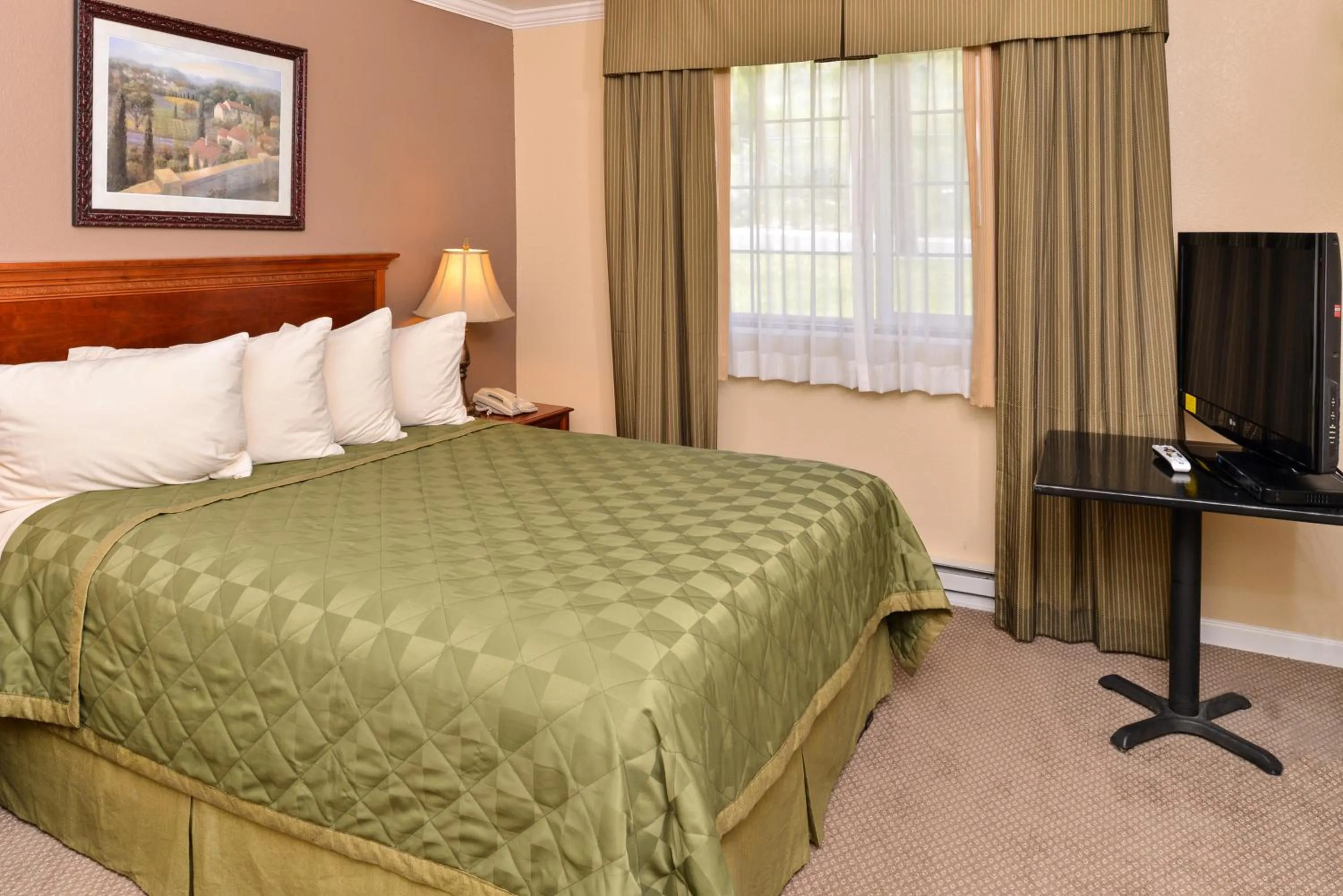 Day, Bed in Fremont Inn