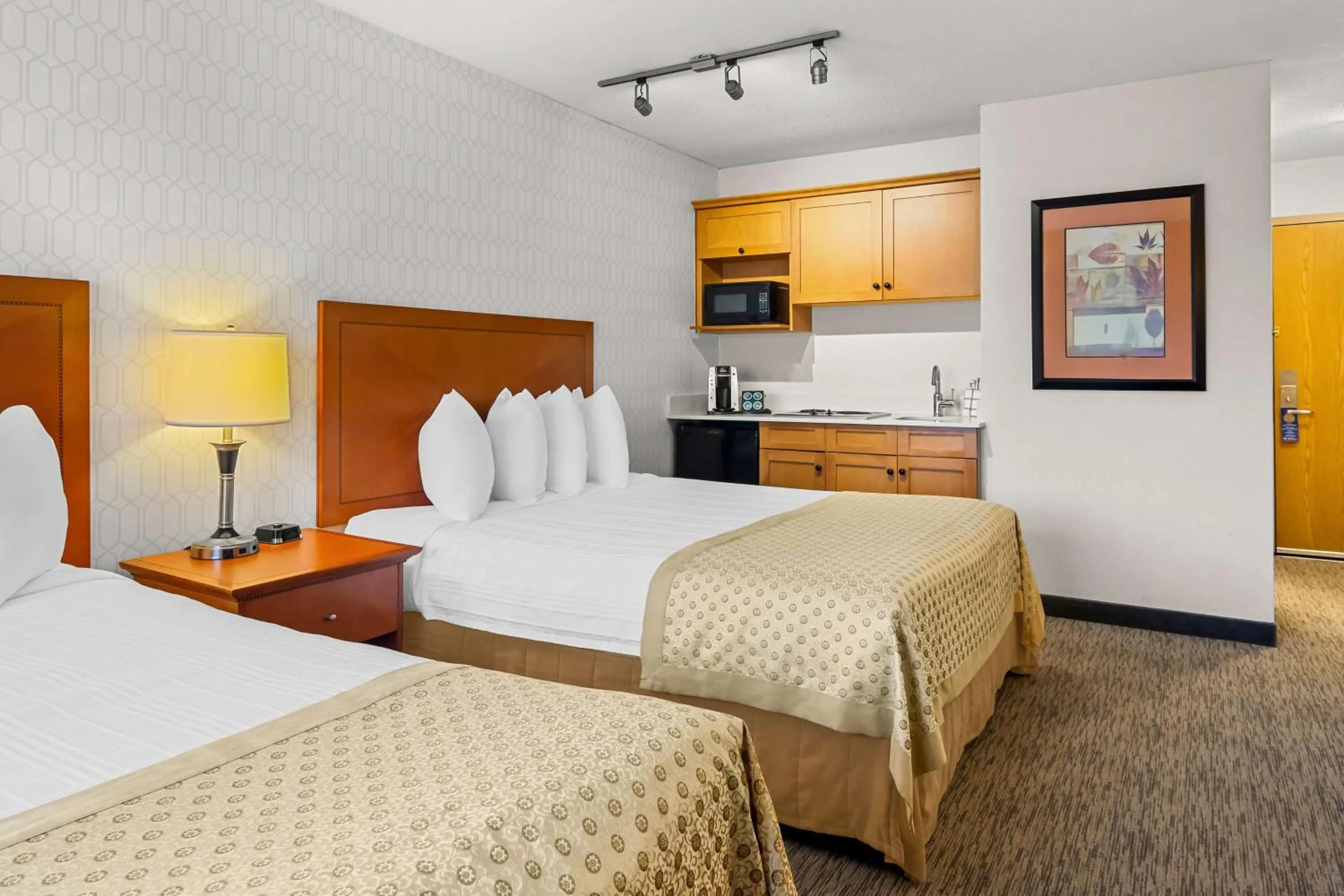 Other, Bed in Best Western PLUS Langley Inn