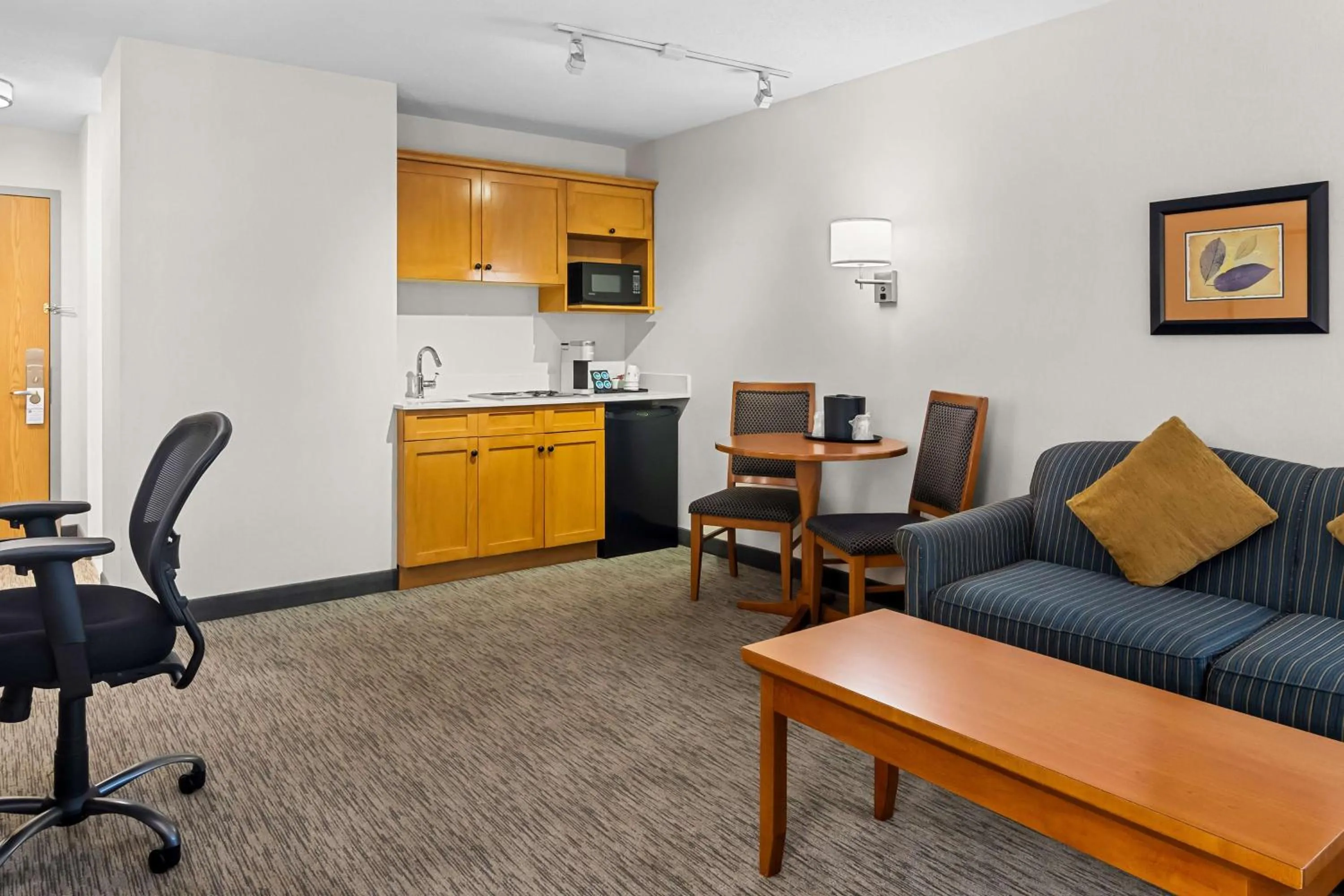 Photo of the whole room in Best Western PLUS Langley Inn