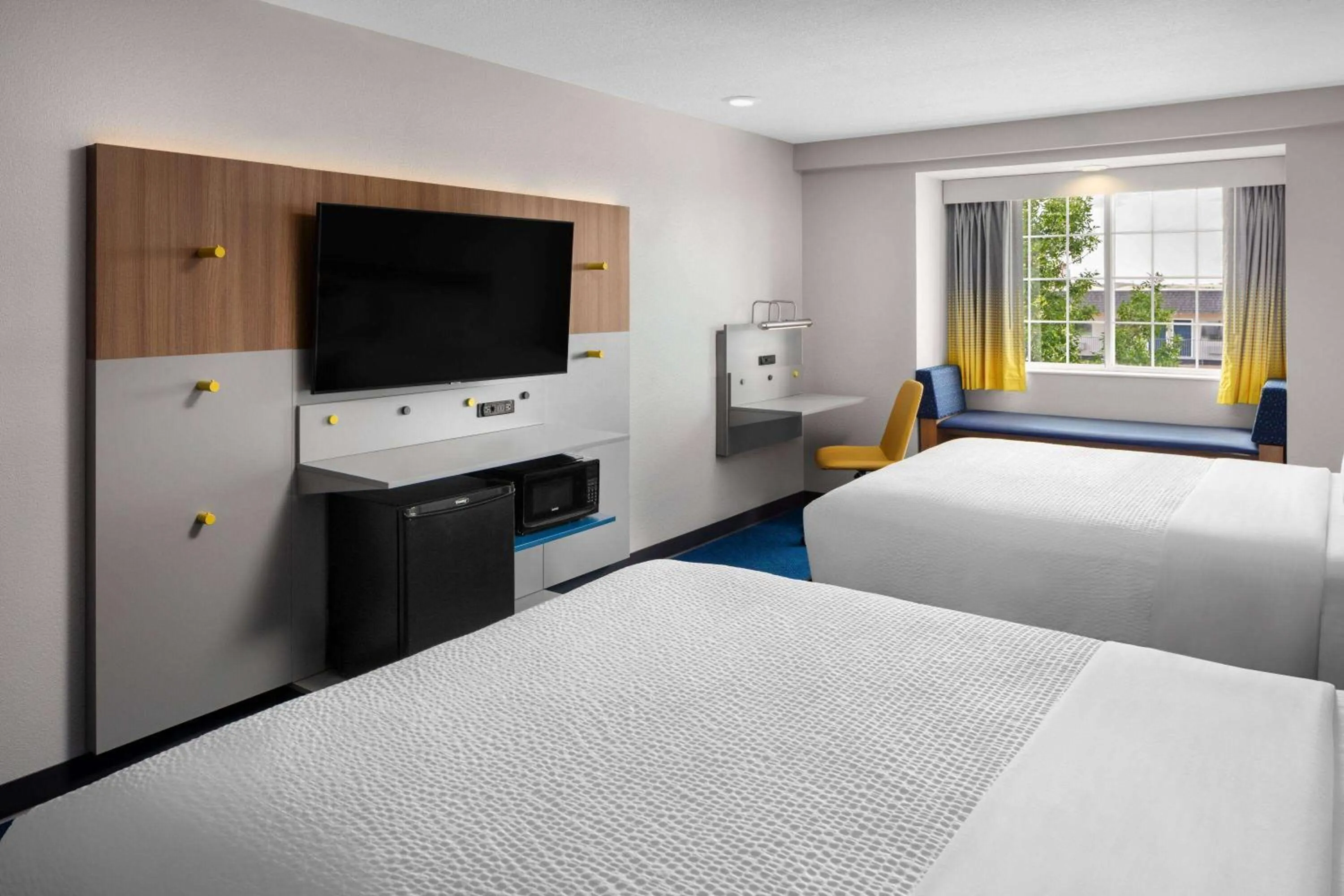 Photo of the whole room, Bed in Microtel Inn & Suites by Wyndham Rapid City