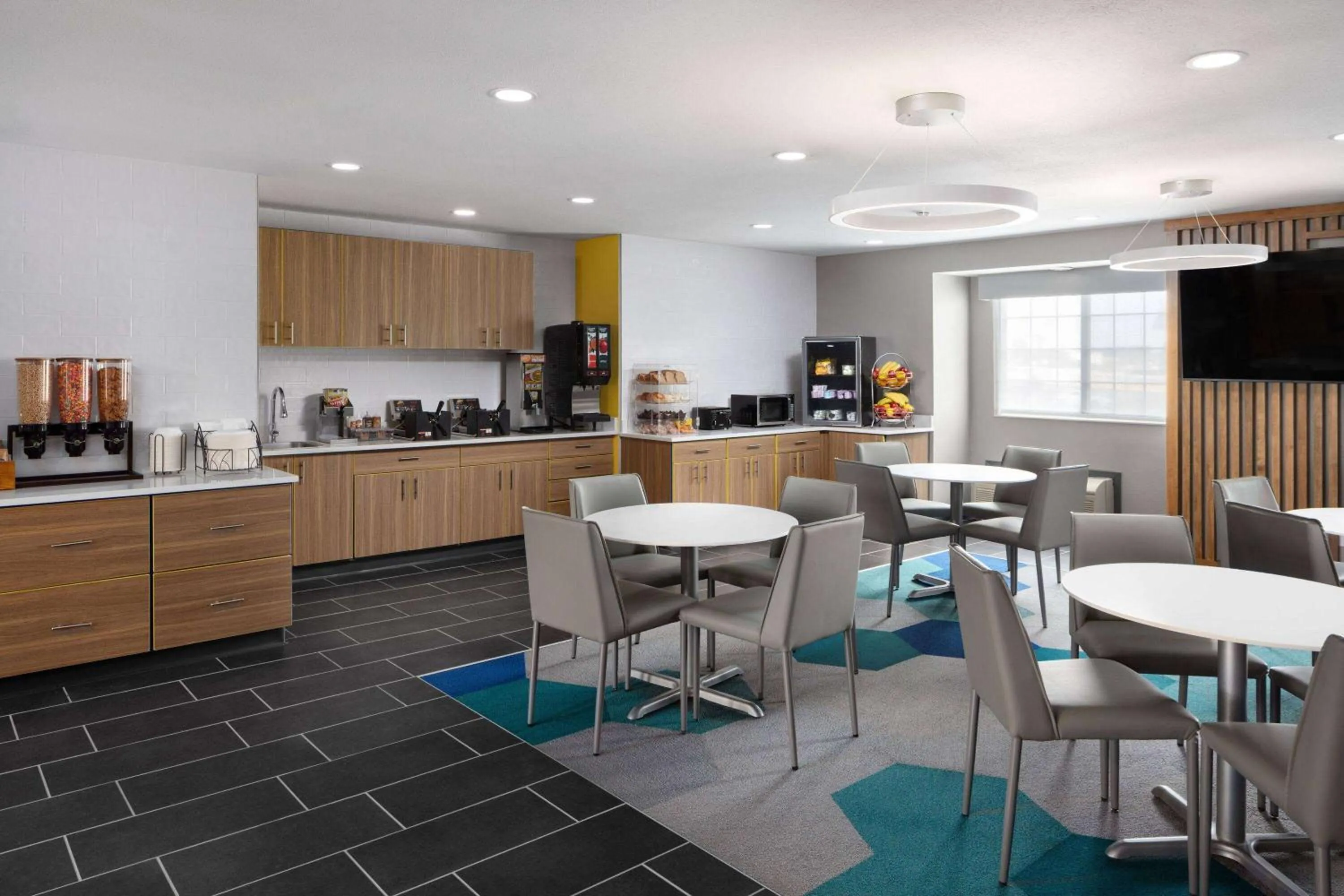 Breakfast in Microtel Inn & Suites by Wyndham Rapid City