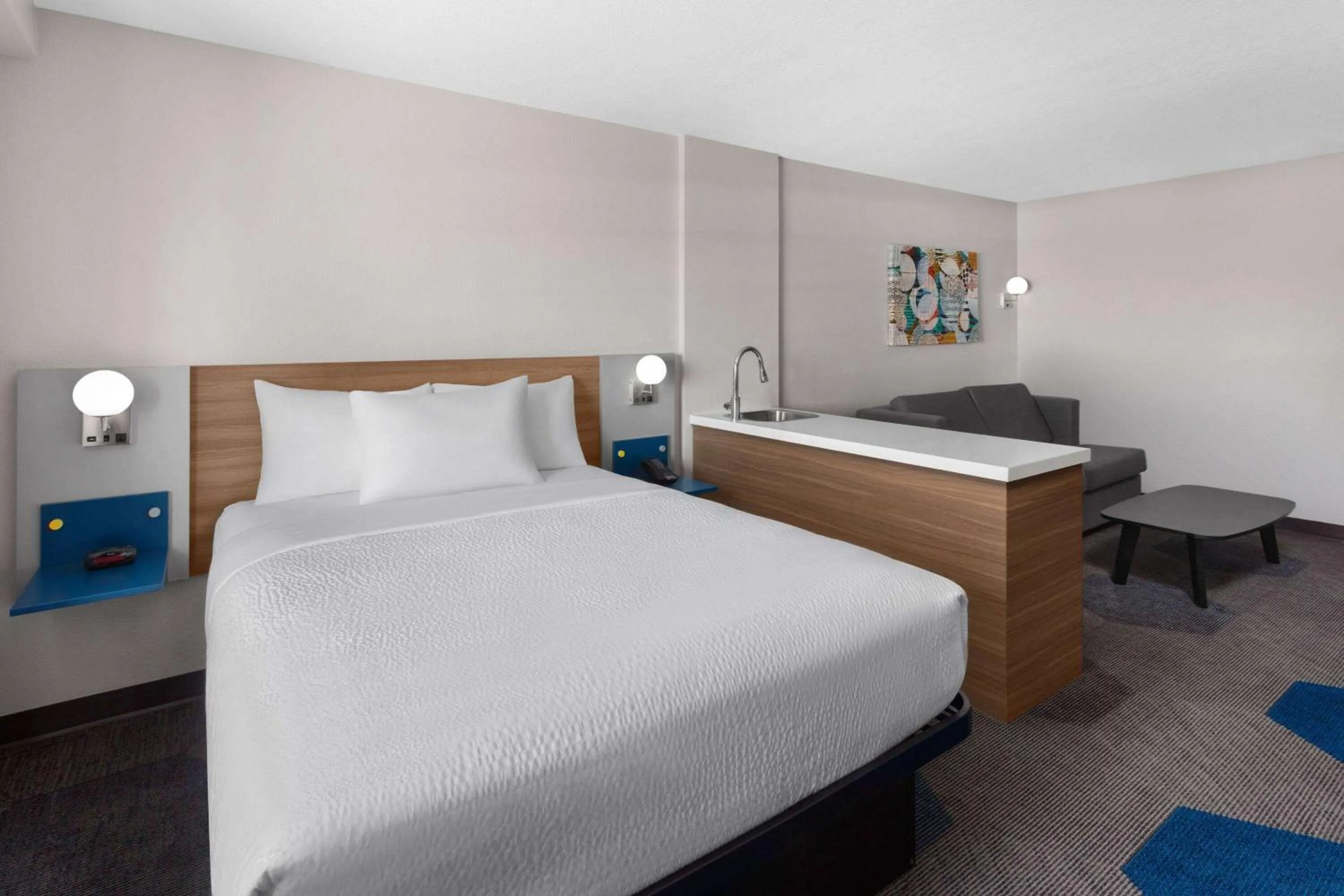 Photo of the whole room, Bed in Microtel Inn & Suites by Wyndham Rapid City