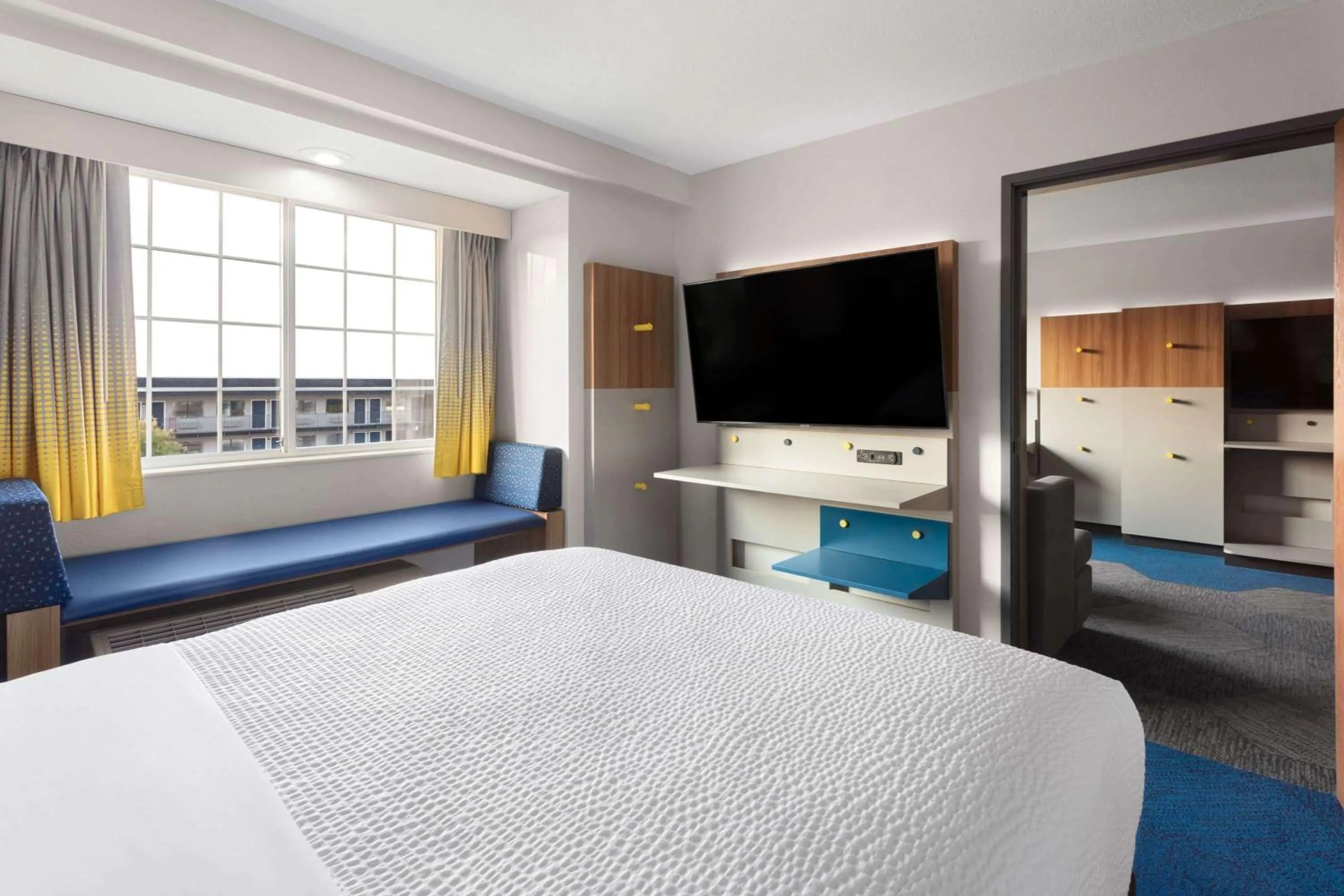 Photo of the whole room, Bed in Microtel Inn & Suites by Wyndham Rapid City