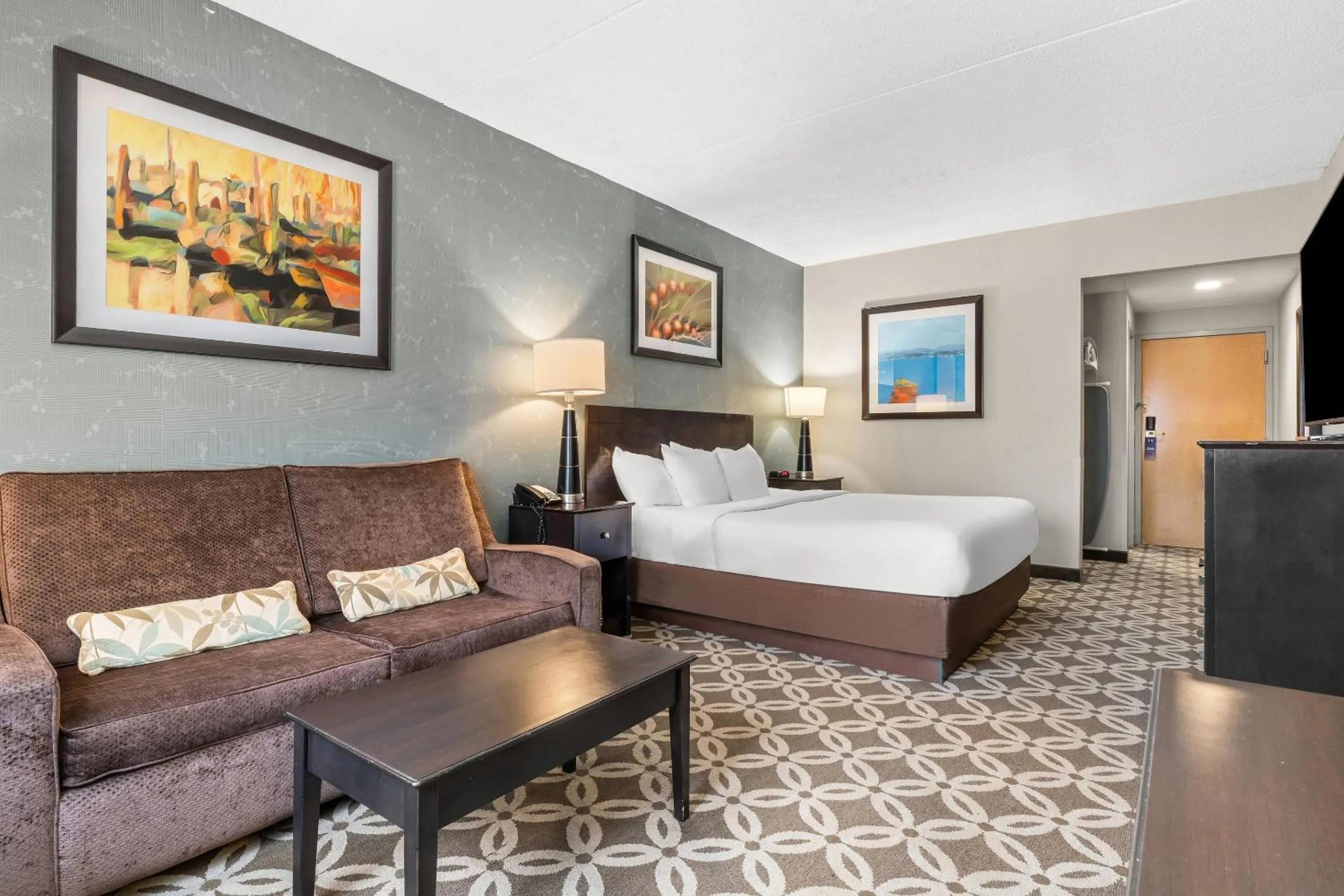 Bedroom, Bed in Comfort Inn Rehoboth Beach