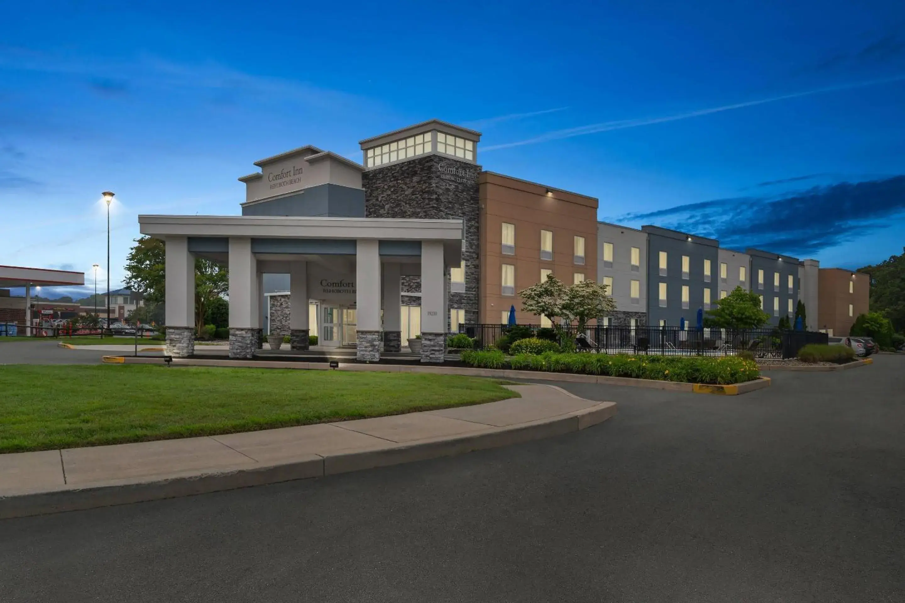 Property building in Comfort Inn Rehoboth Beach Property building in Comfort Inn Rehoboth Beach