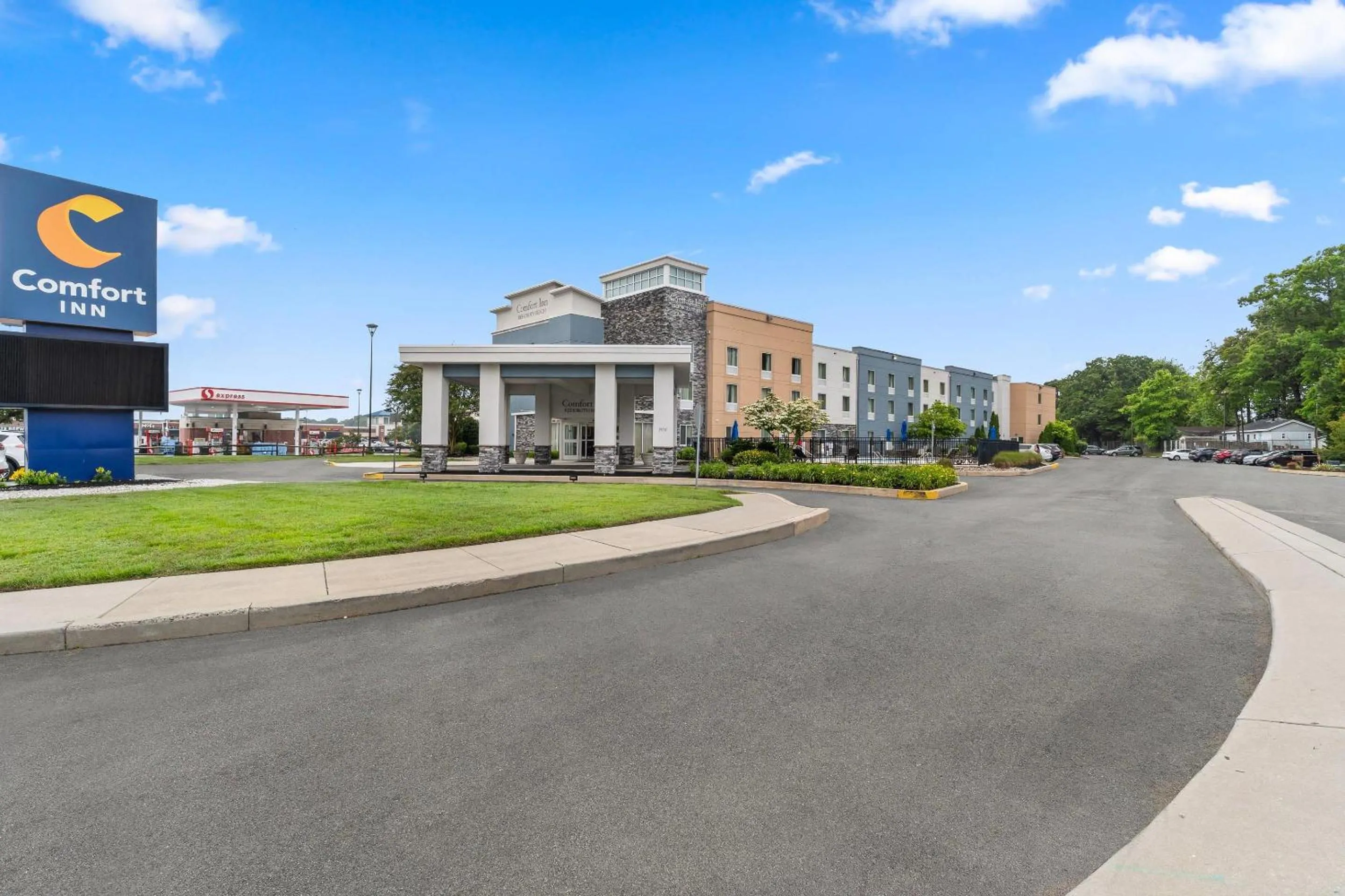 Property building in Comfort Inn Rehoboth Beach