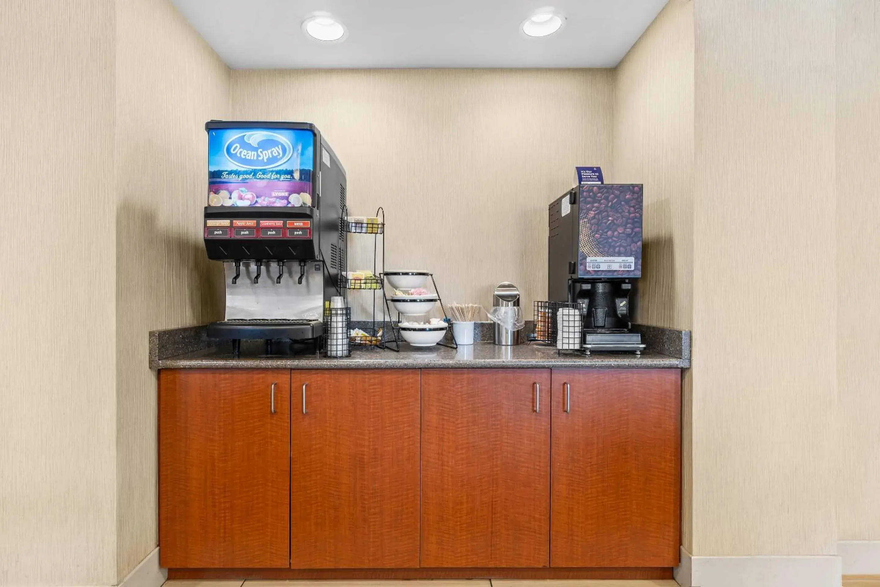 Breakfast in Comfort Inn Rehoboth Beach Breakfast in Comfort Inn Rehoboth Beach