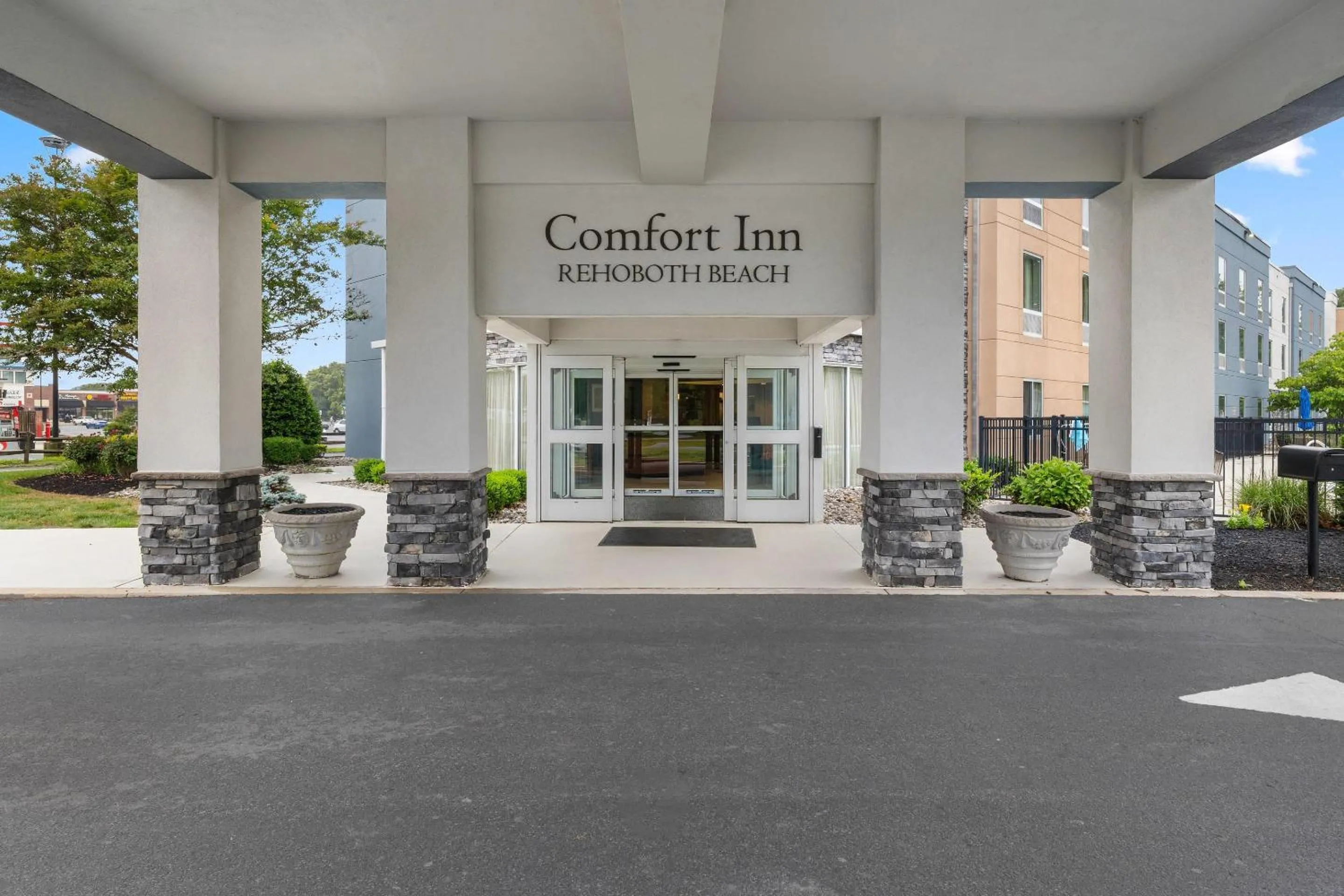 Property building in Comfort Inn Rehoboth Beach