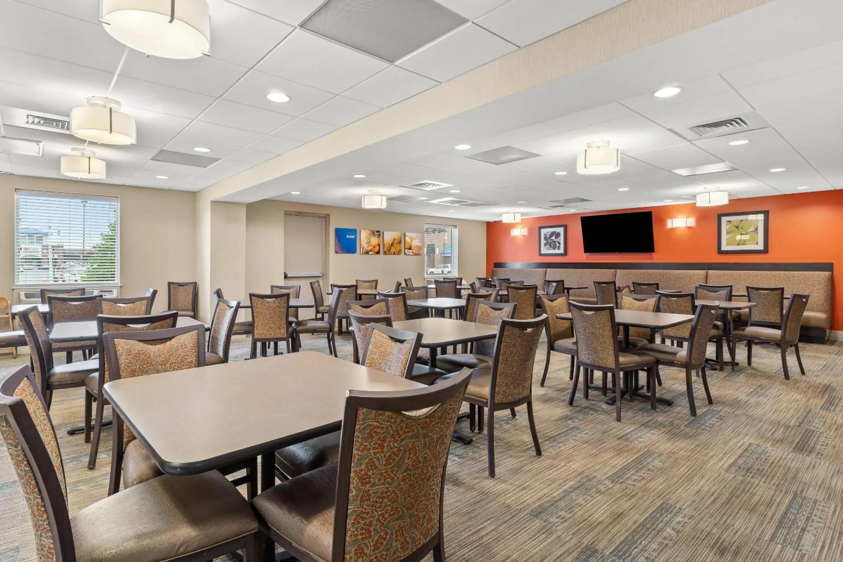 Breakfast in Comfort Inn Rehoboth Beach