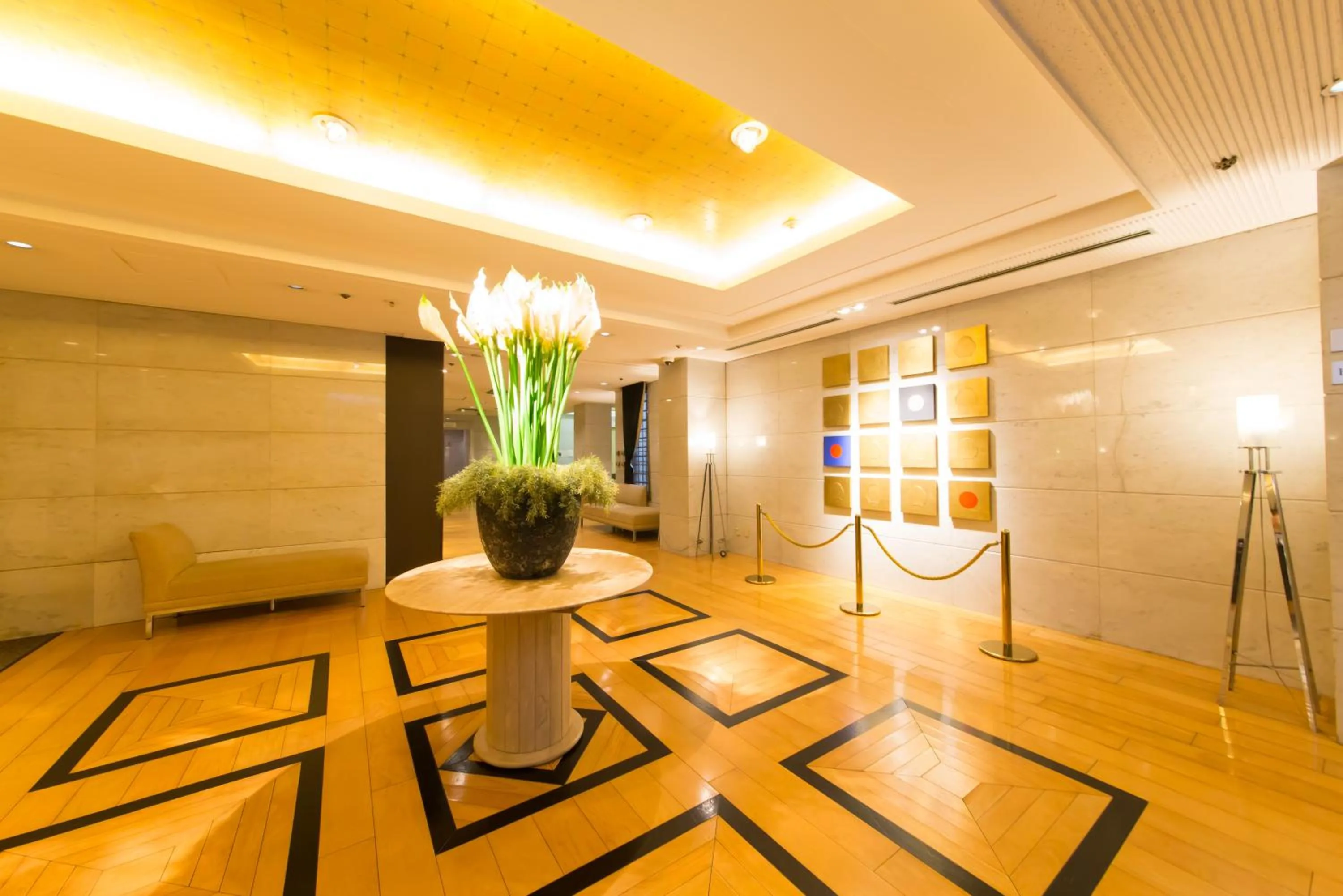 elevator in Hotel il Grande Umeda