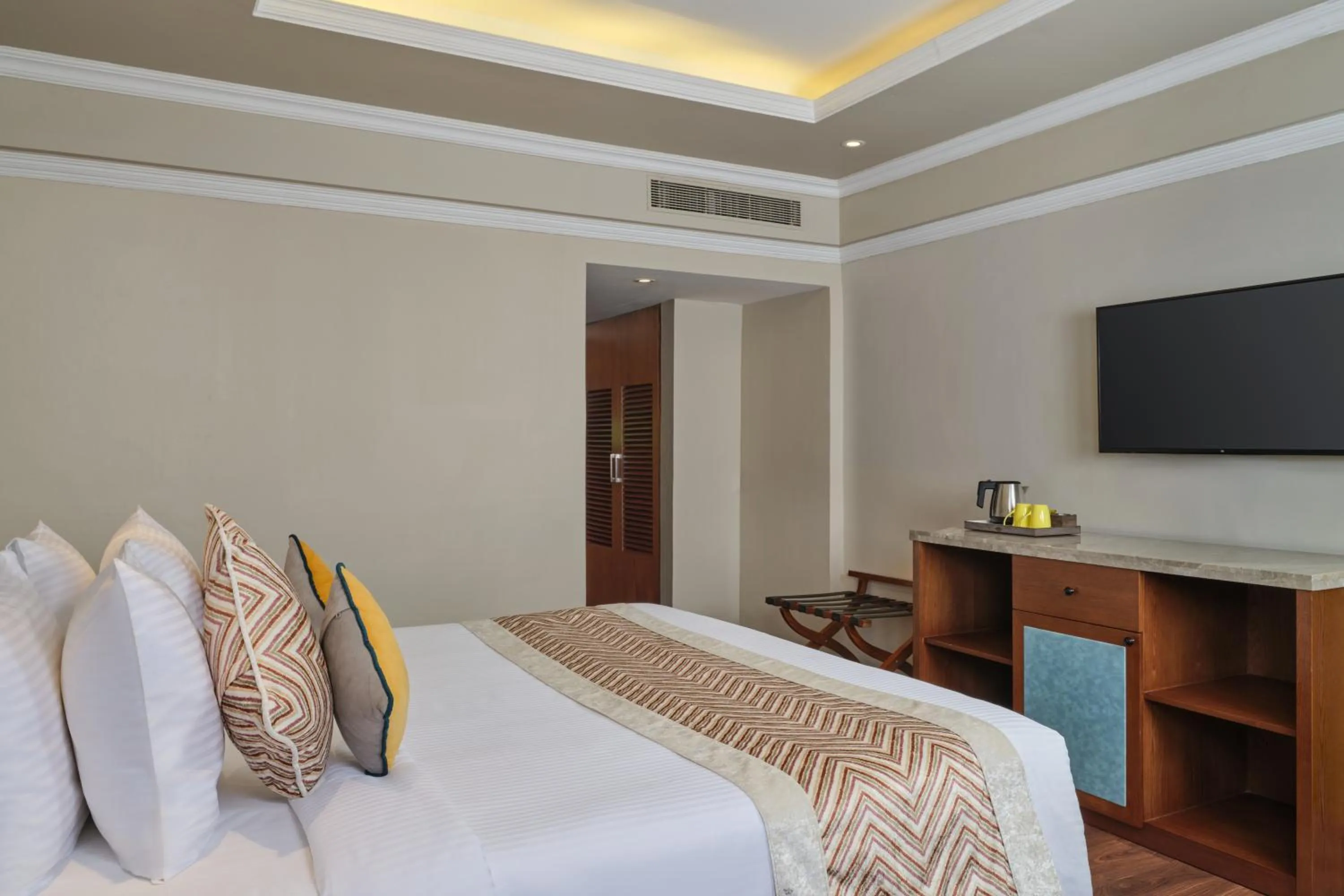 Bedroom, Bed in Hotel Swosti Premium Bhubaneswar