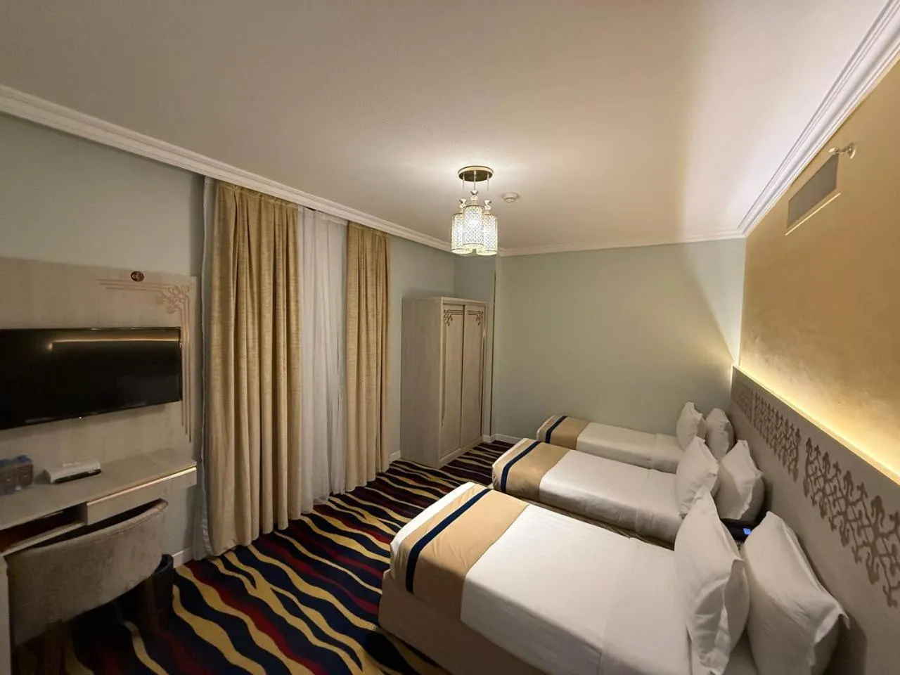 Evening entertainment, Bed in Dar Al Naem Hotel