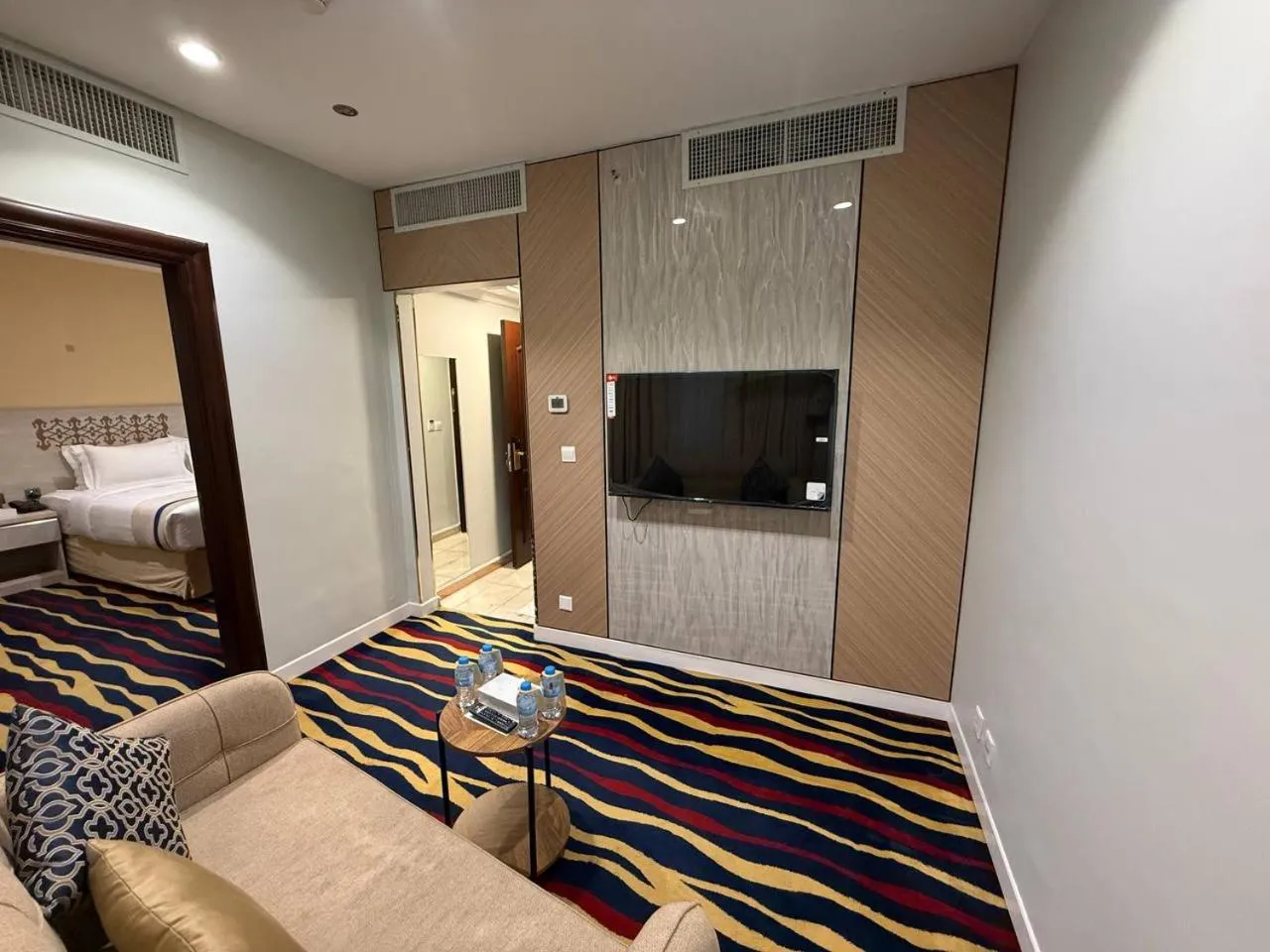 Living room, Bed in Dar Al Naem Hotel