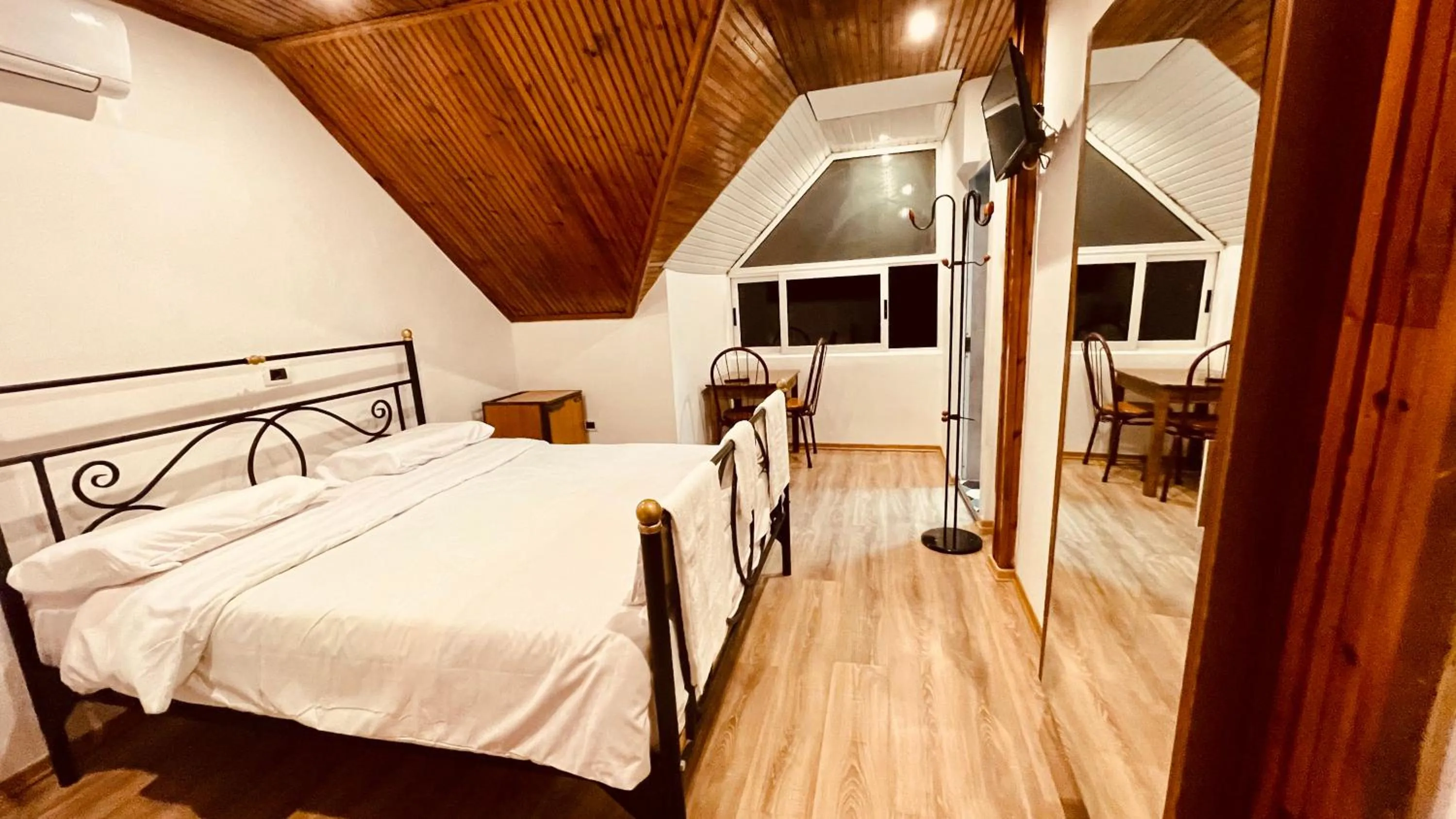 Photo of the whole room, Bed in Hotel Drinos