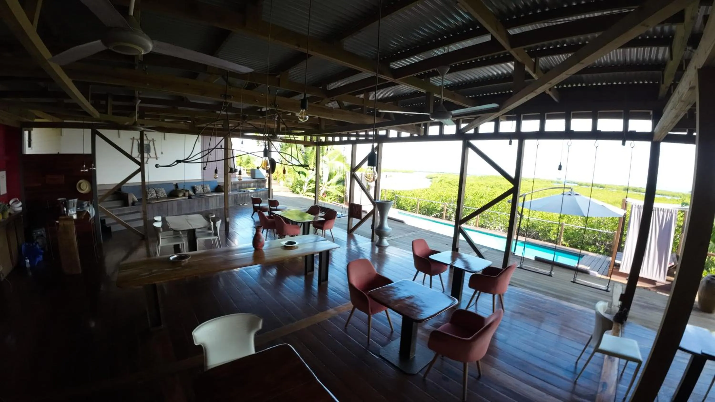 Restaurant/places to eat in Villa F&B