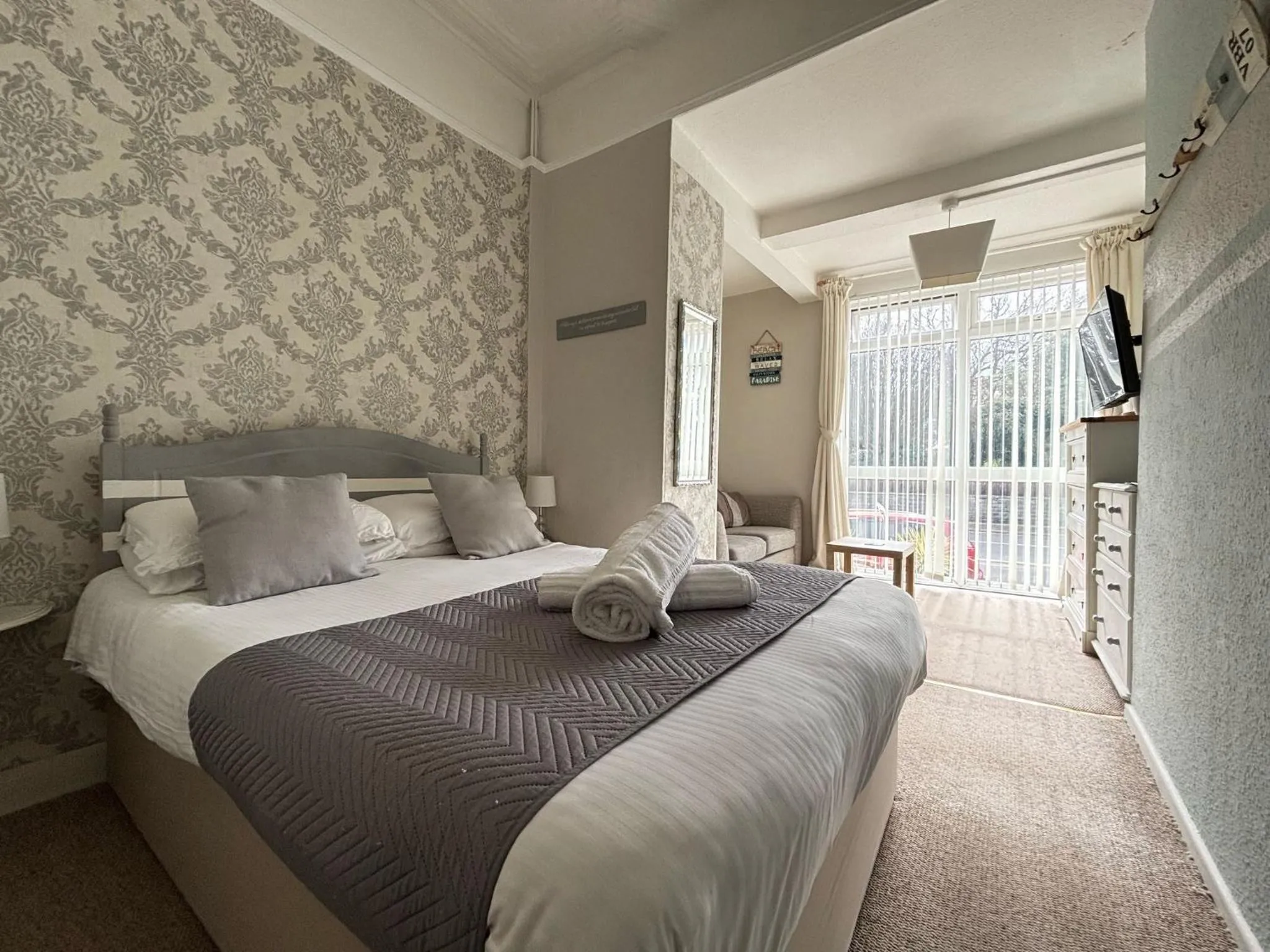 Bed in Three Palms Hotel