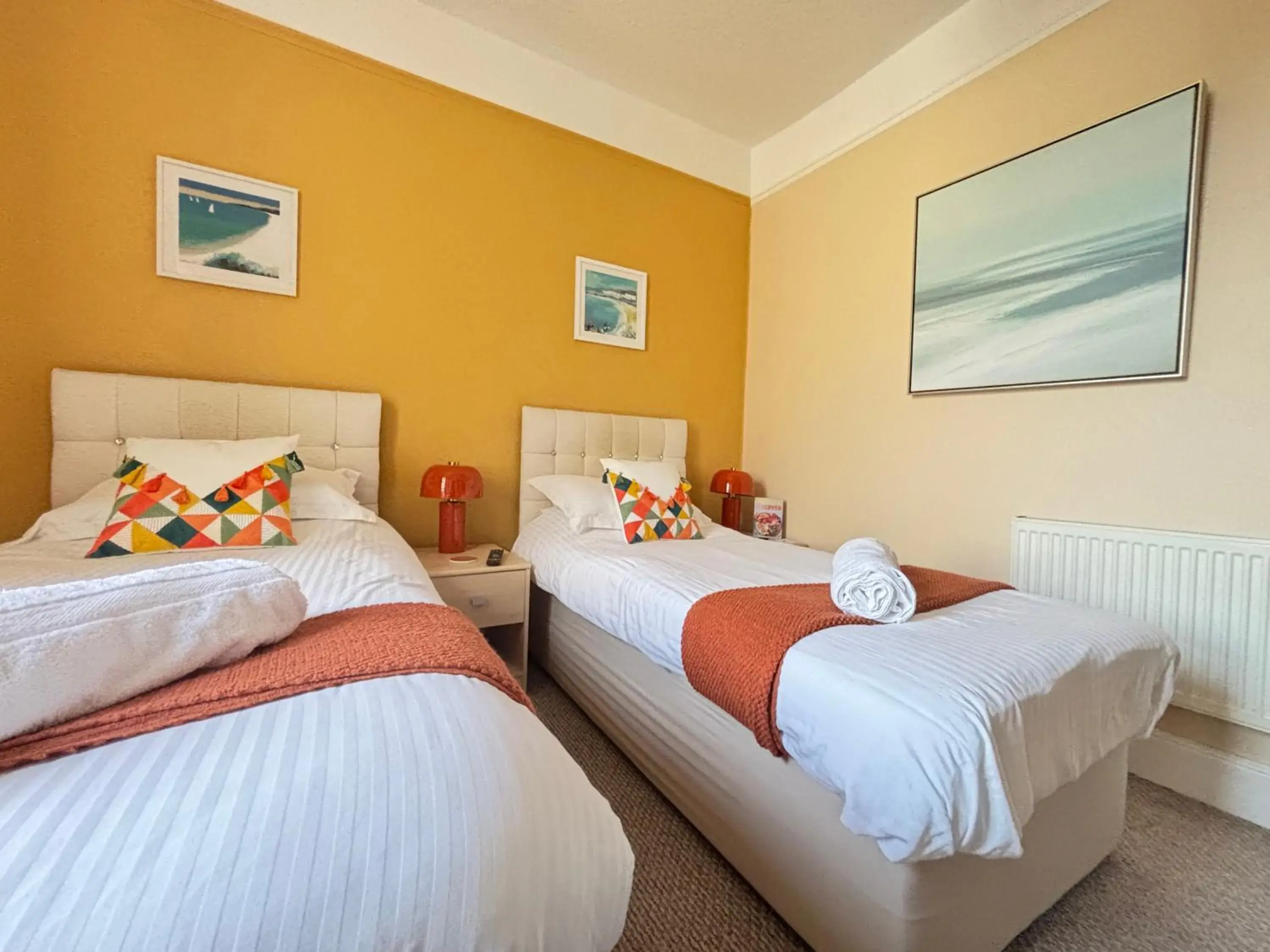 Twin Room with Shower in Three Palms Hotel Twin Room with Shower in Three Palms Hotel