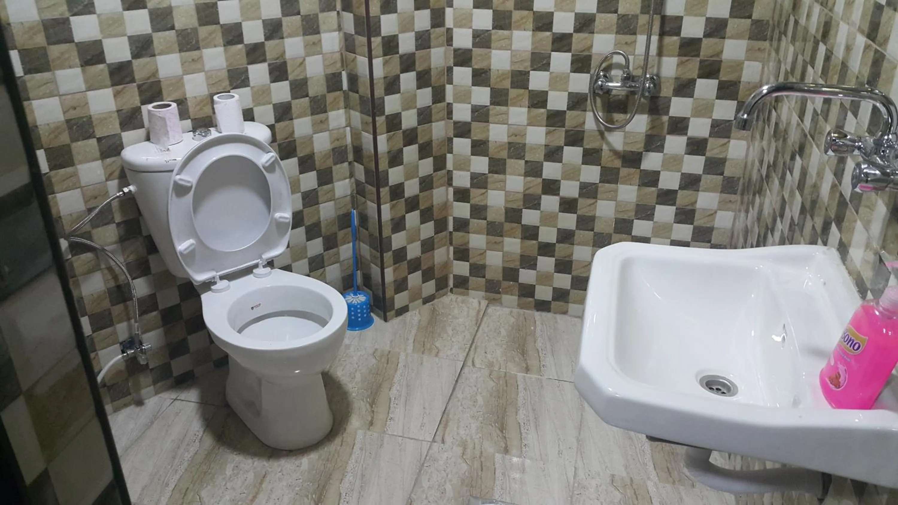 Bathroom in Al-Houriat Hotel