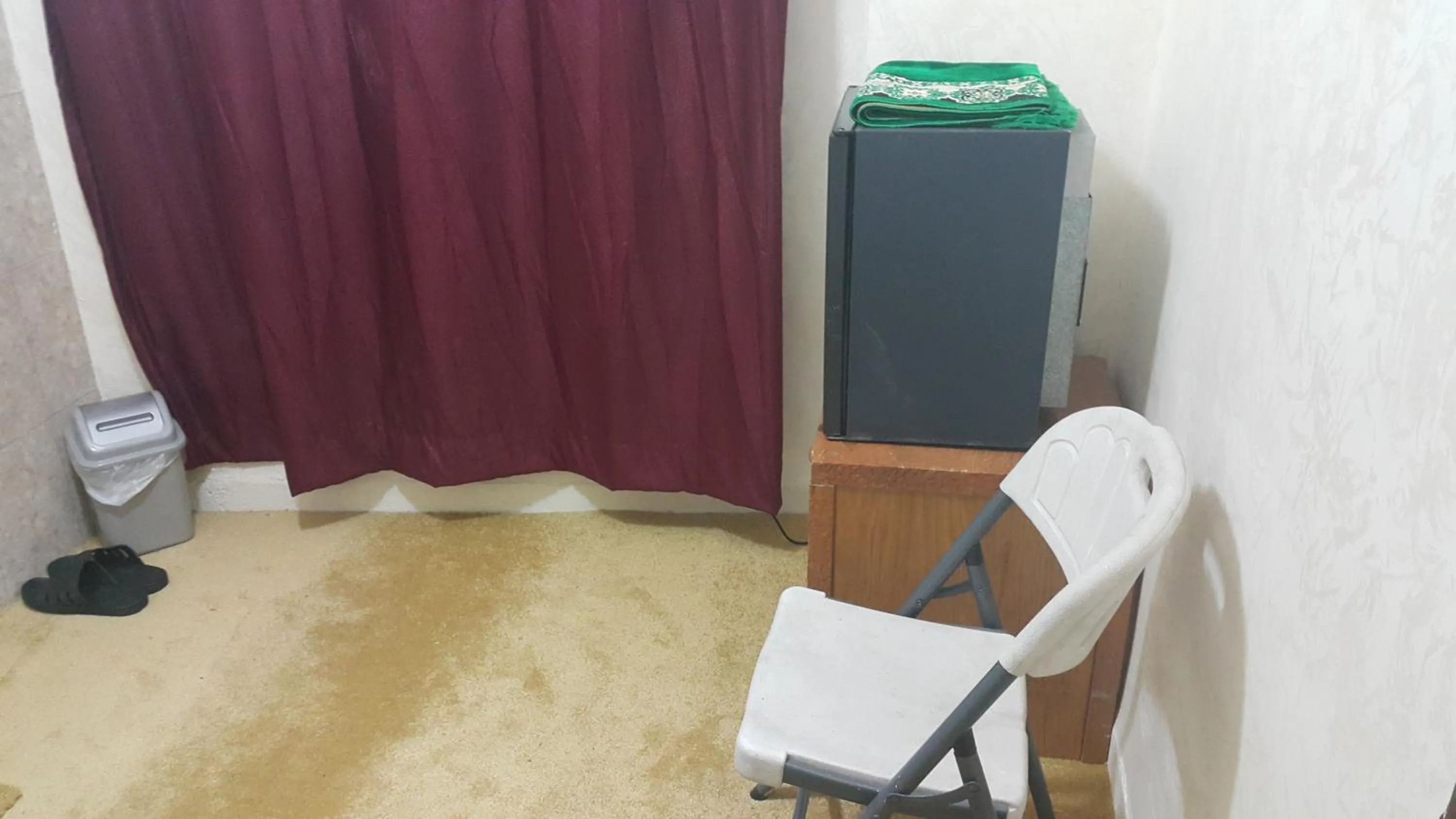 Bedroom in Al-Houriat Hotel