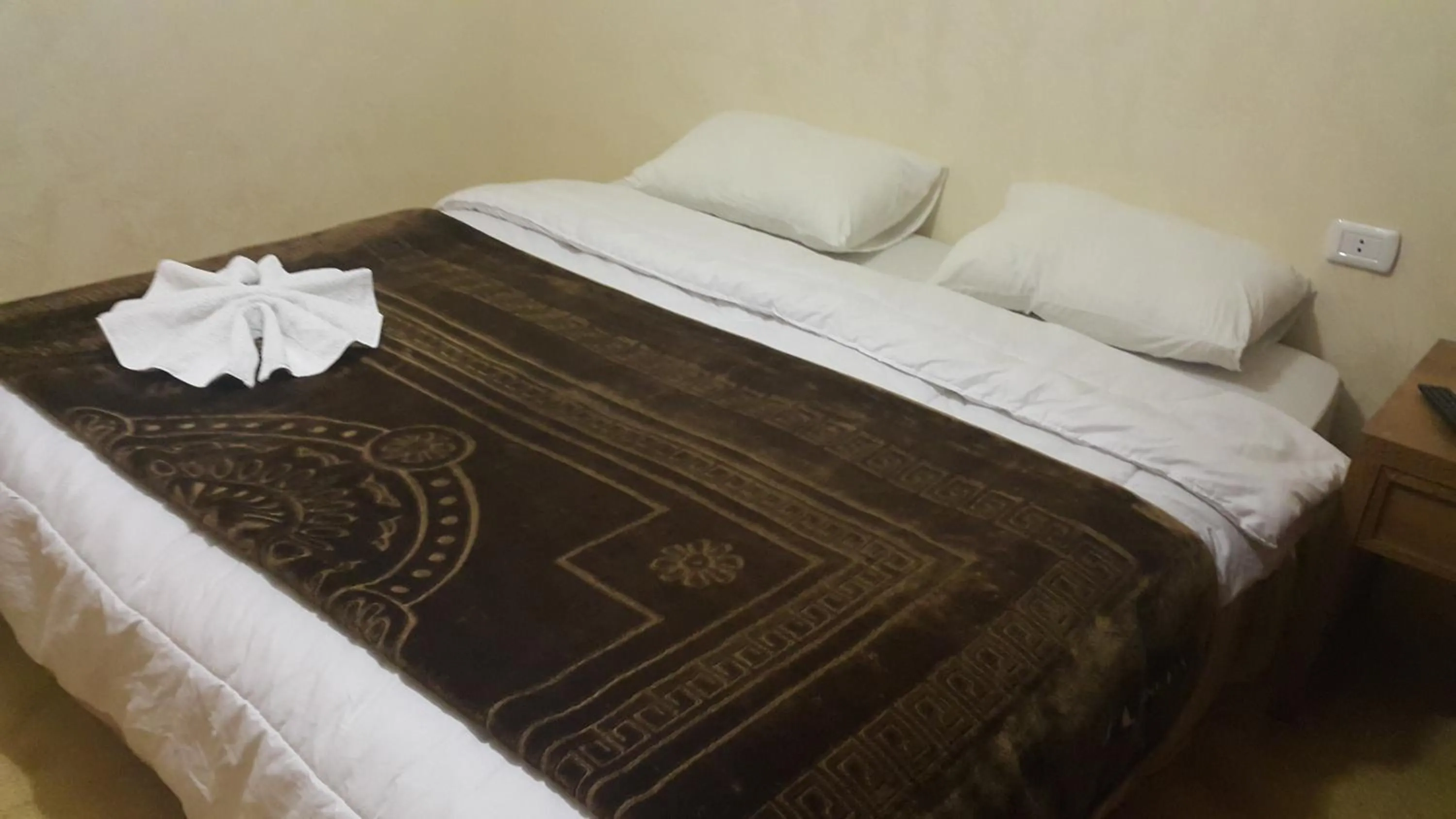 Bedroom, Bed in Al-Houriat Hotel