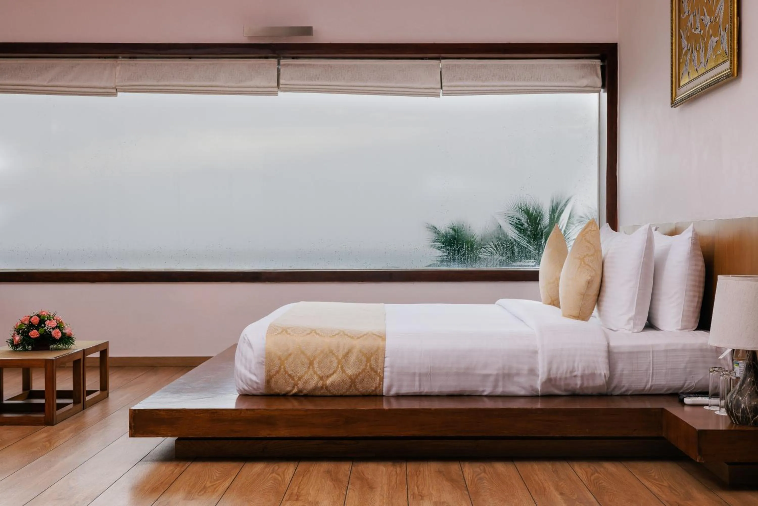 Bed in Gokulam Grand Turtle On The Beach