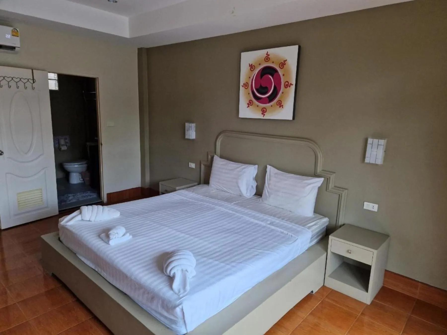 Photo of the whole room, Bed in Tropical Palm