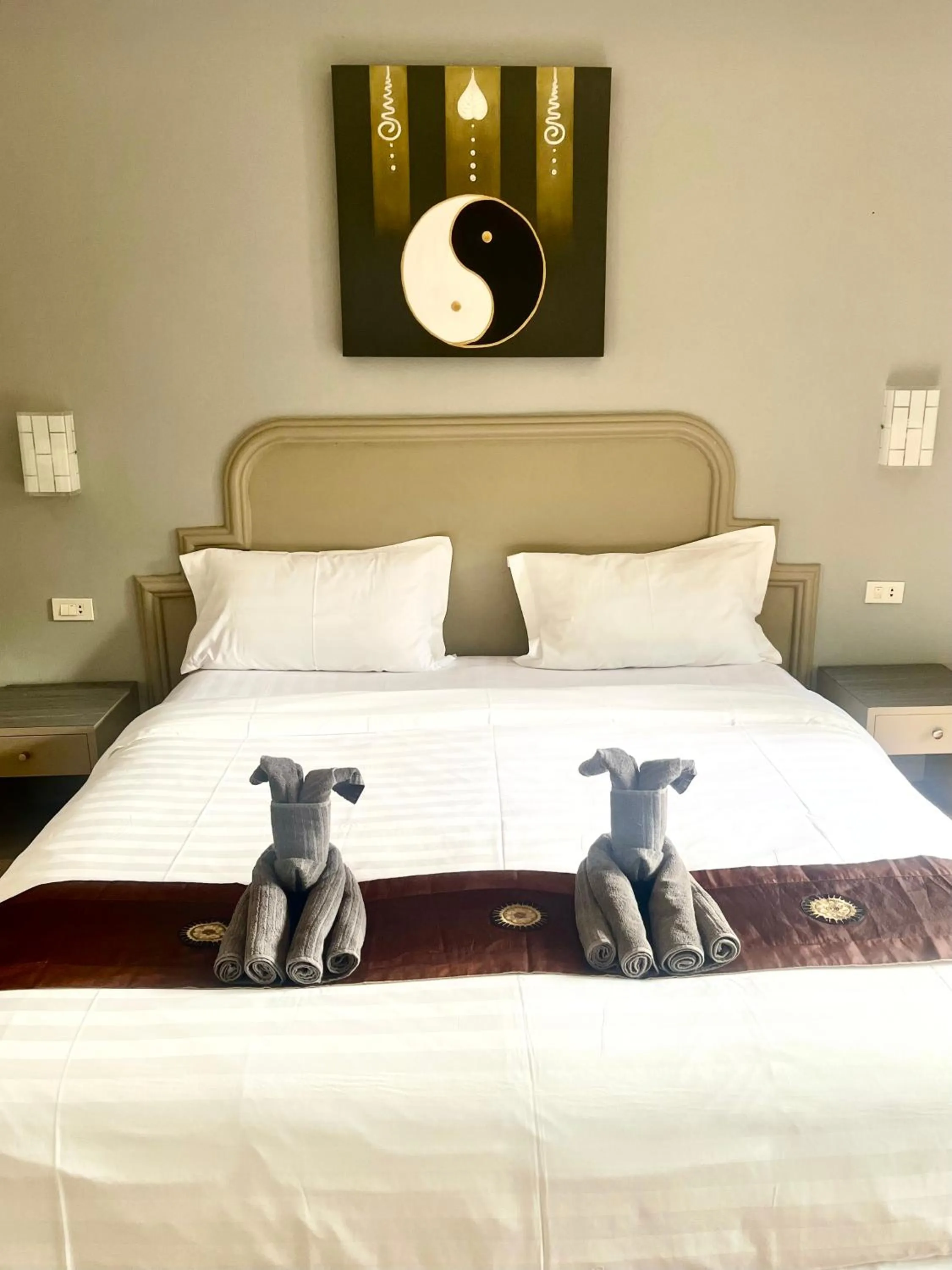 Bed in Tropical Palm