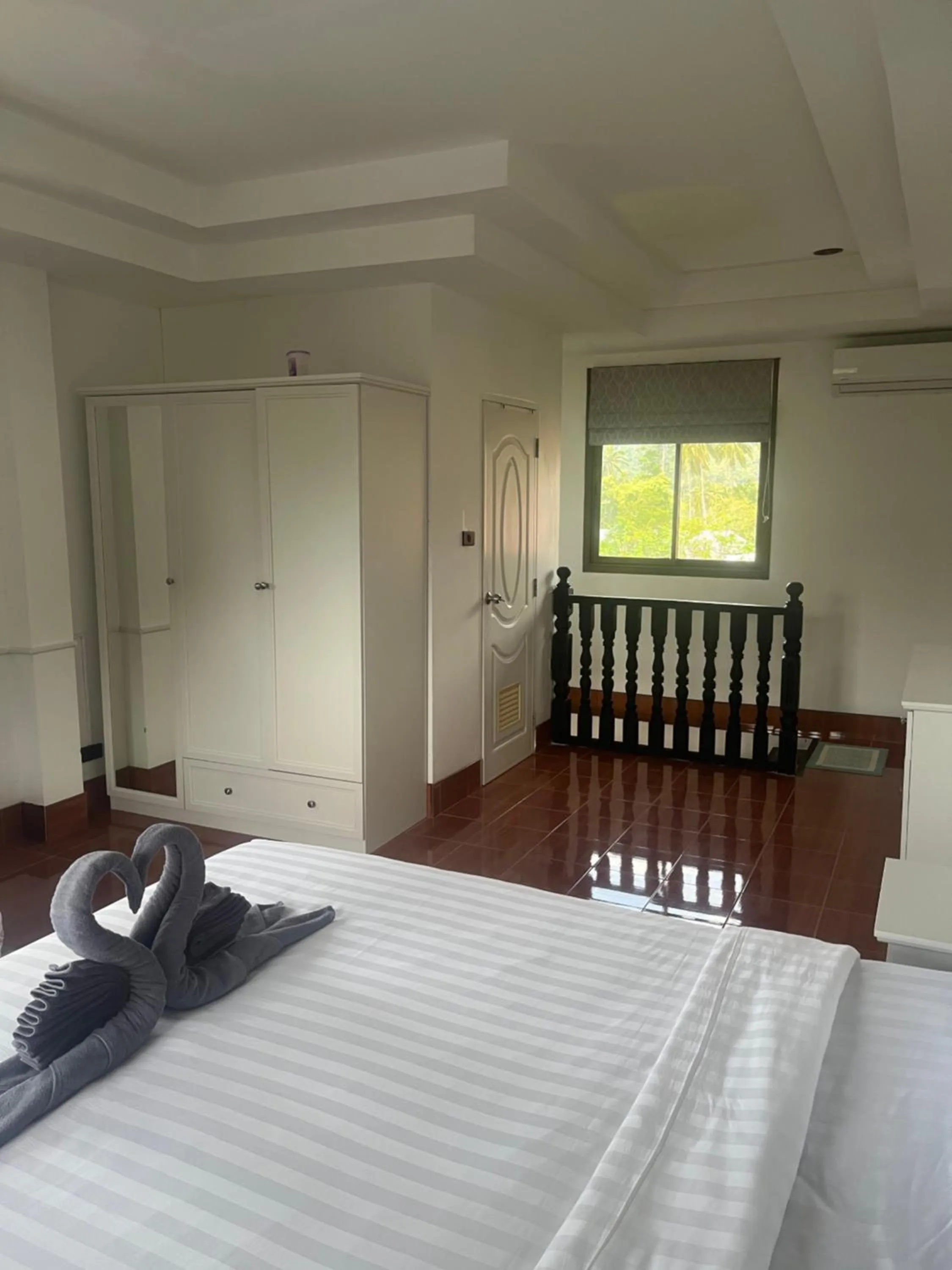 Bedroom, Bed in Tropical Palm