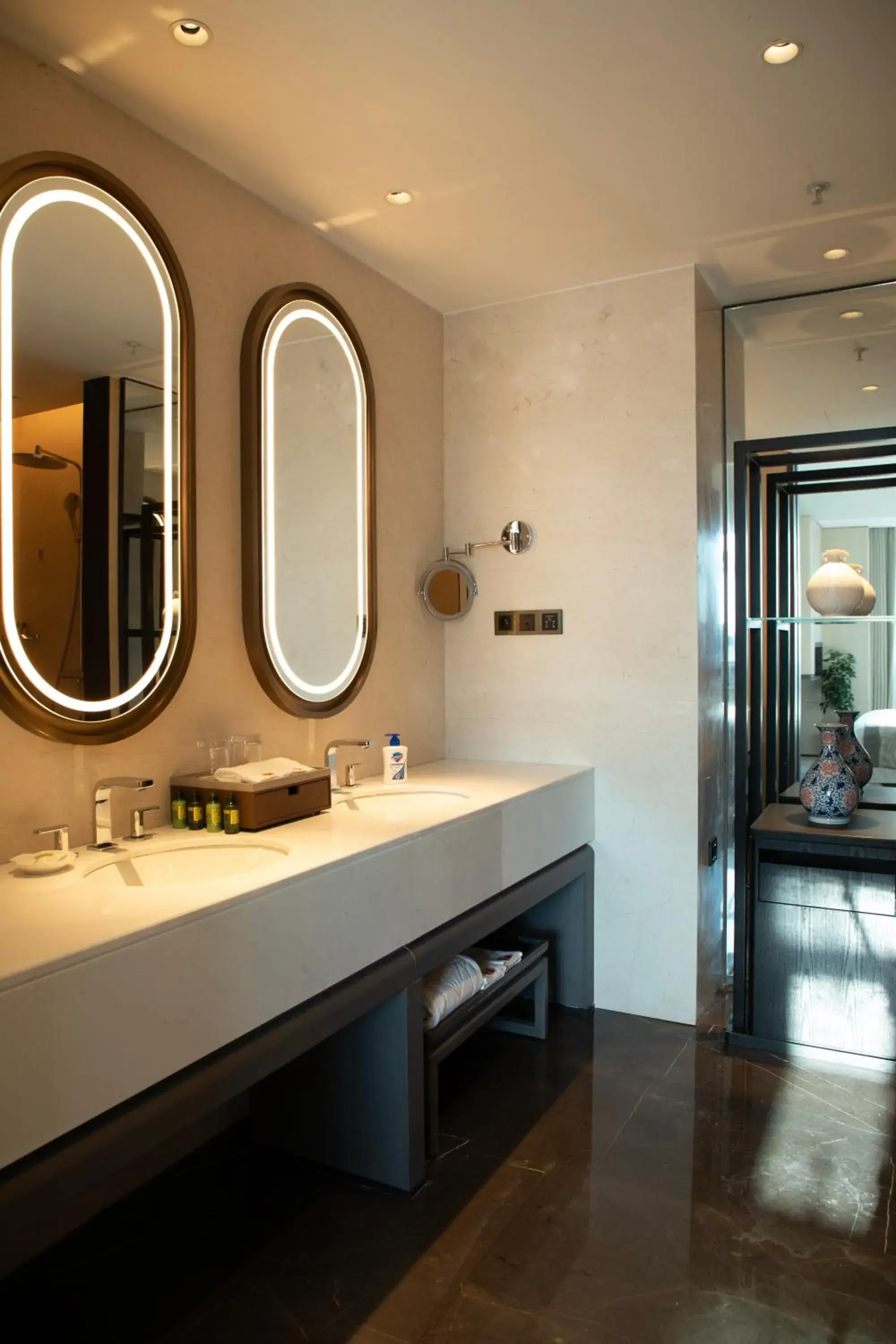 Bathroom in Beijing Palace Soluxe Hotel Astana Bathroom in Beijing Palace Soluxe Hotel Astana