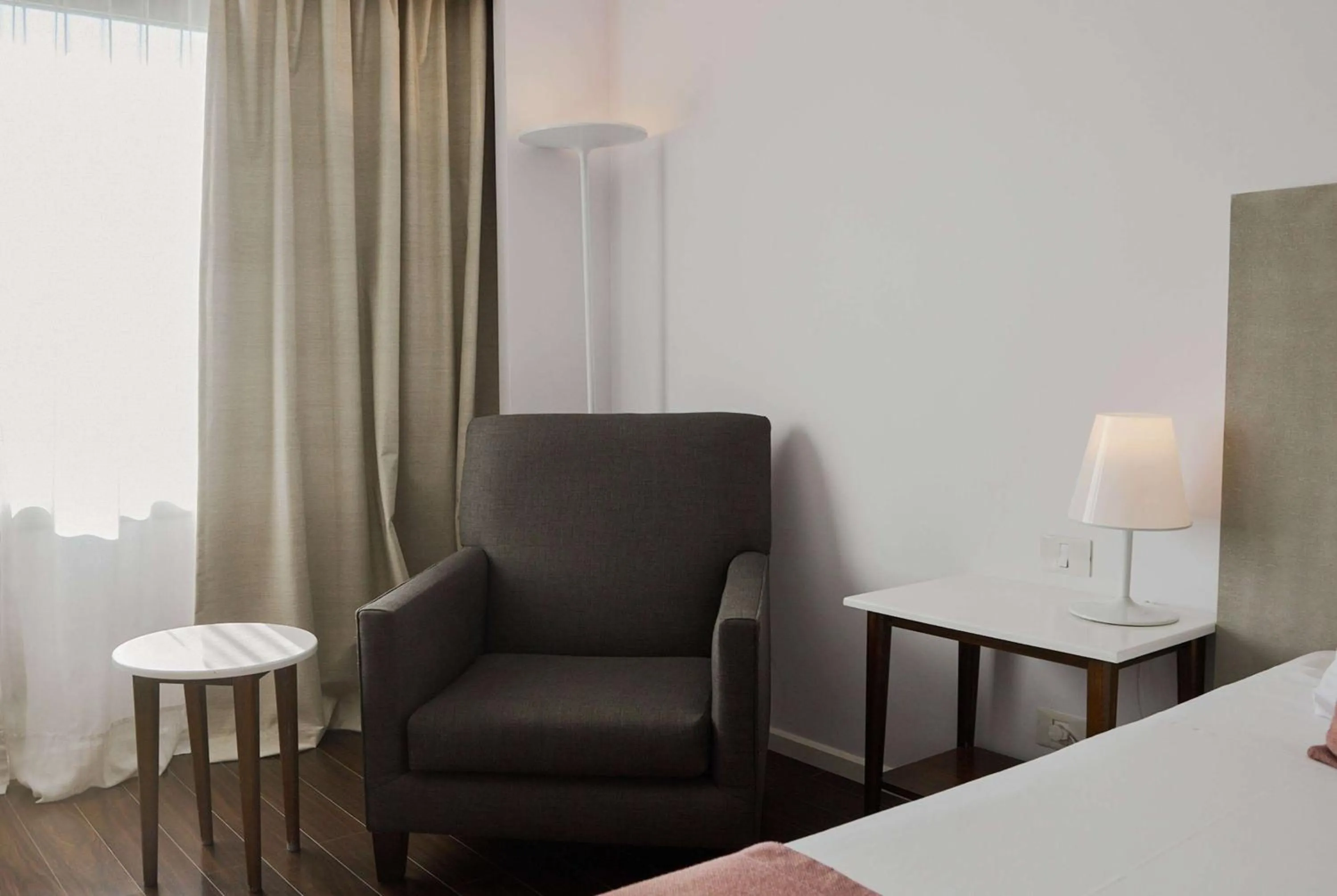 Photo of the whole room in Dazzler by Wyndham Buenos Aires Recoleta