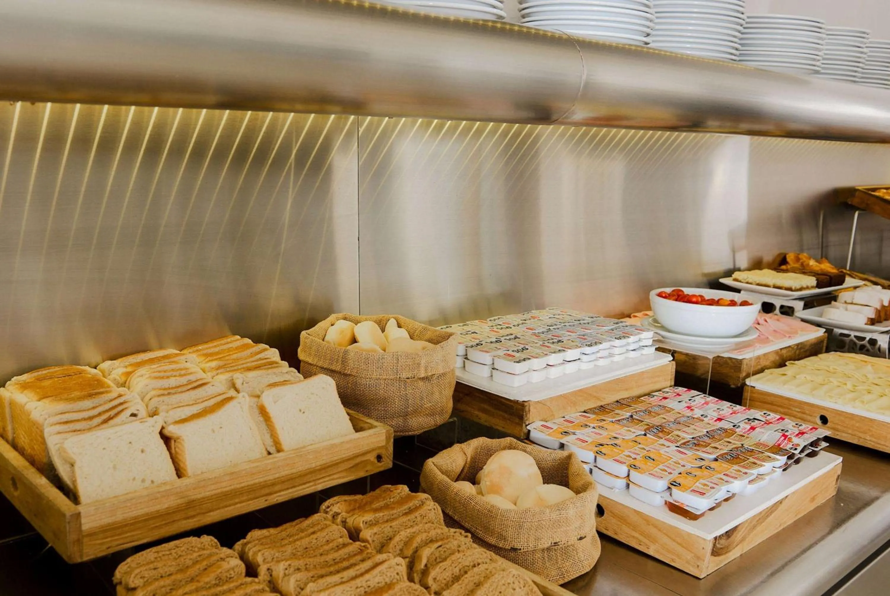 Restaurant/places to eat in Dazzler by Wyndham Buenos Aires Recoleta