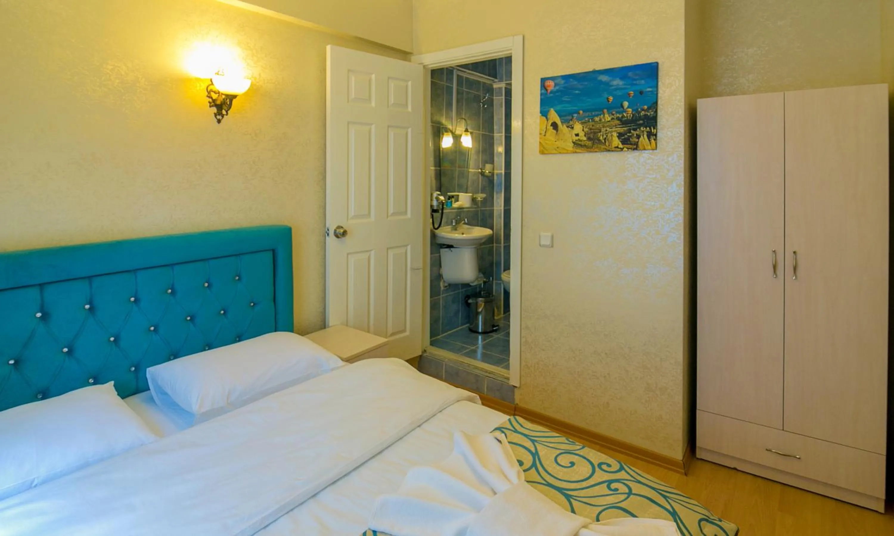 Photo of the whole room, Bed in Ancient Town Hotel