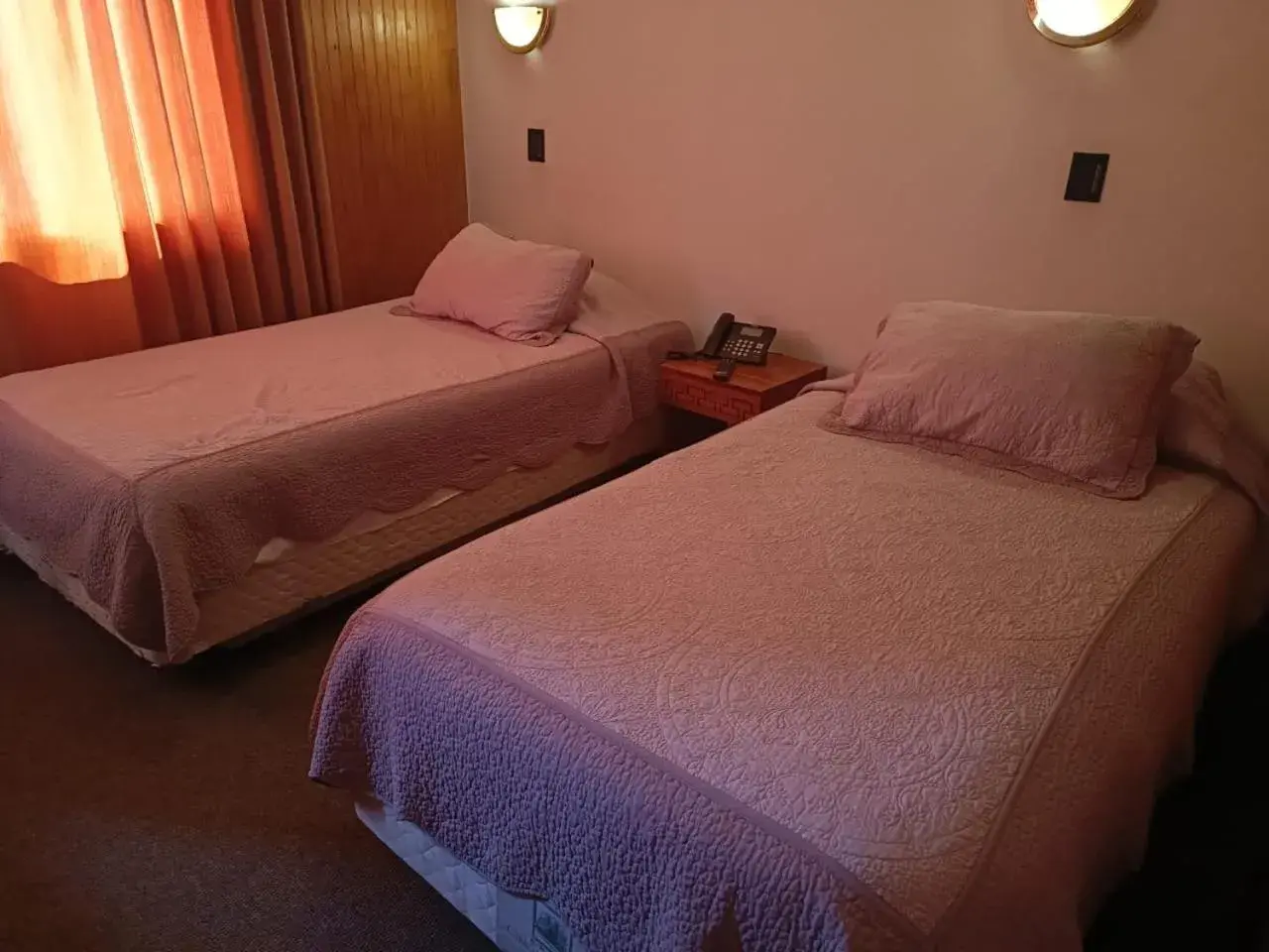 Twin Room in Hotel Antupiren Twin Room in Hotel Antupiren