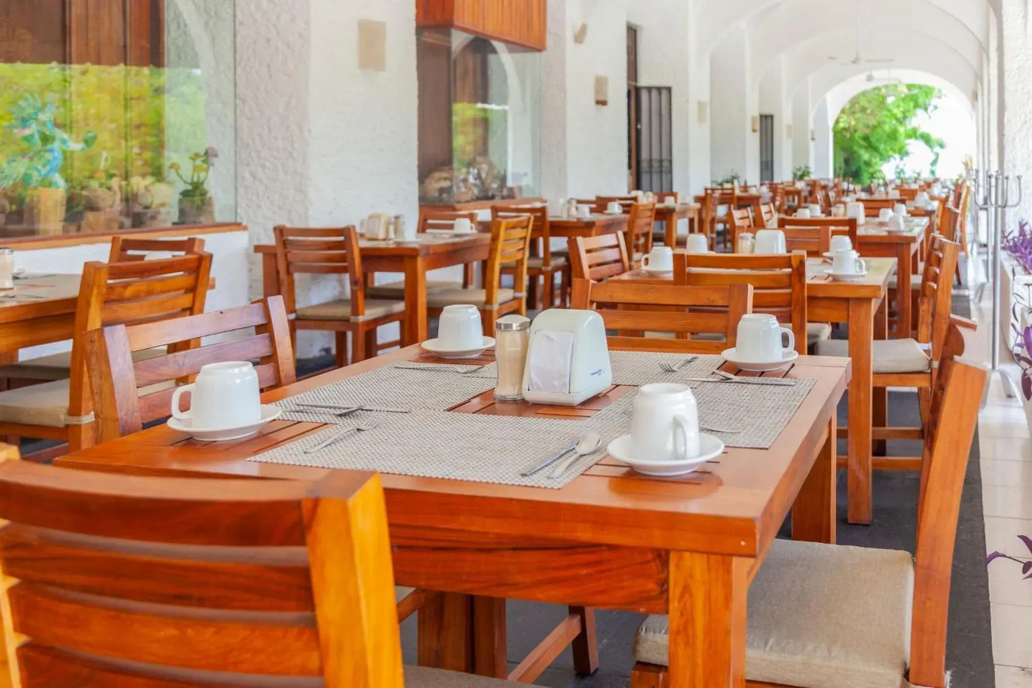 Restaurant/places to eat in Hotel Marina Resort & Beach Club Restaurant/places to eat in Hotel Marina Resort & Beach Club